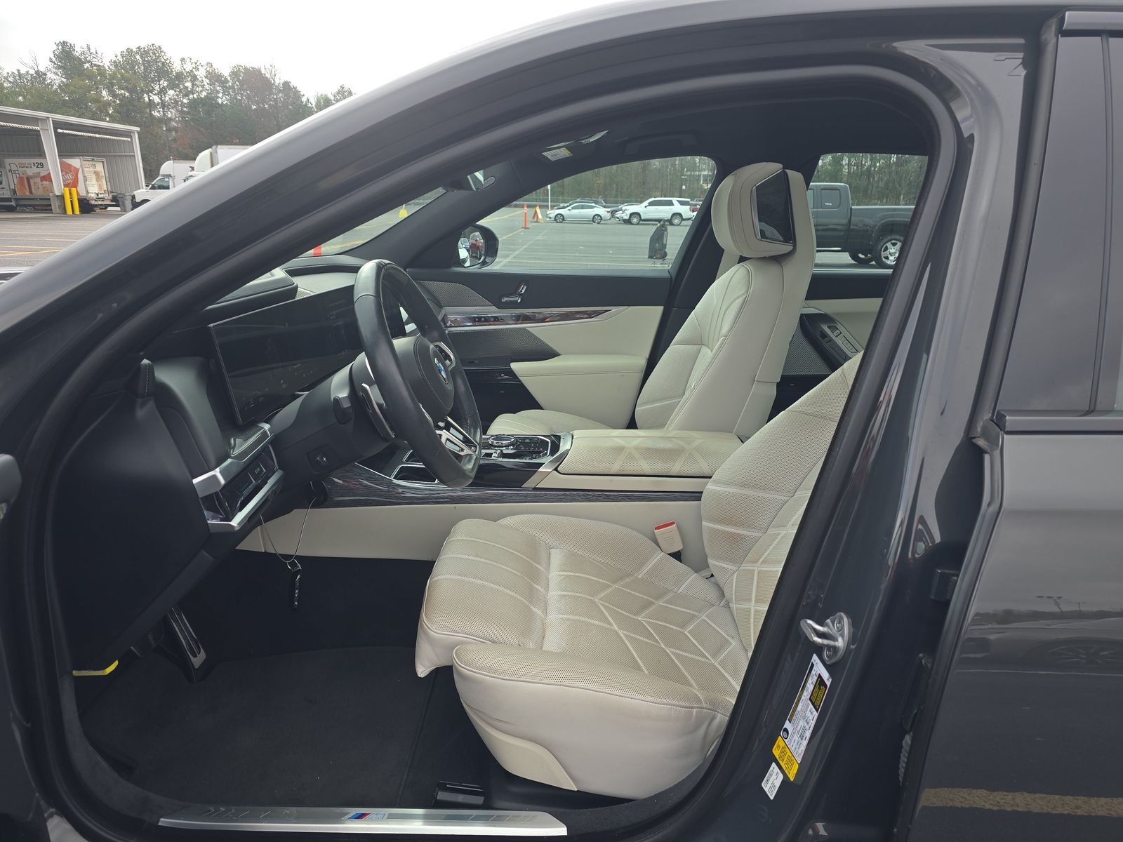 2023 BMW 7 Series 740i RWD