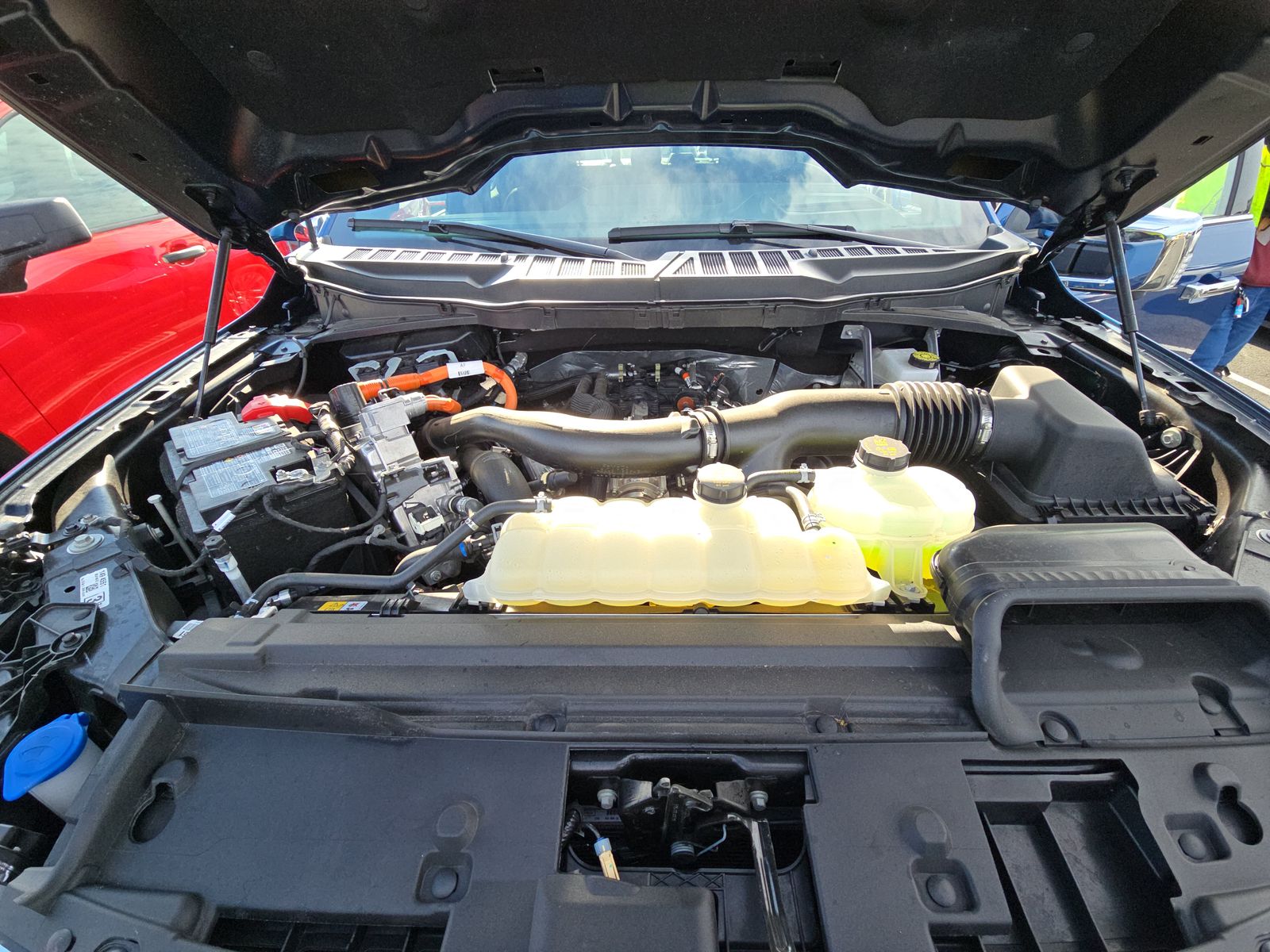 2025 Ford F-150 Hybrid Lariat AWD