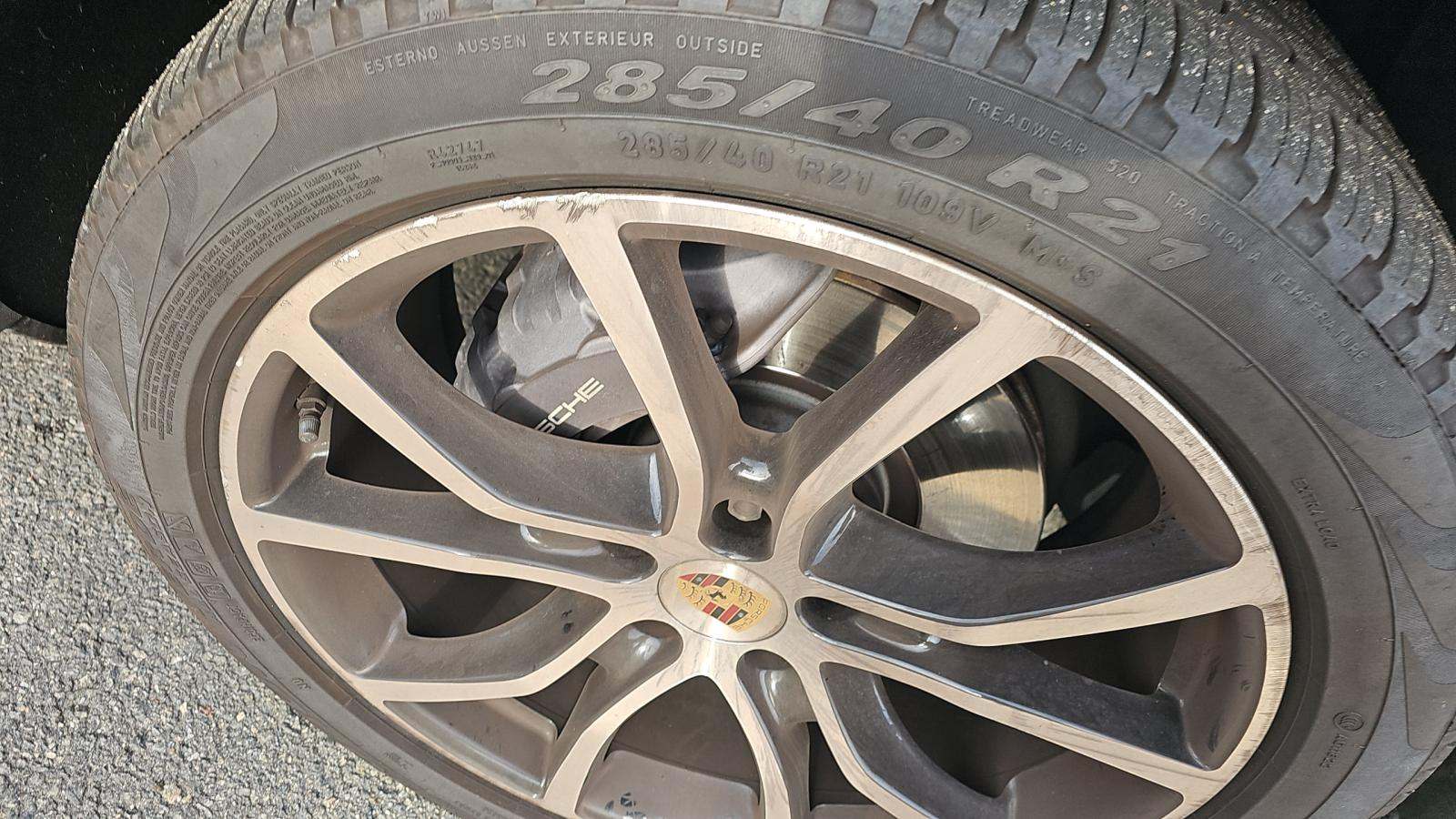 2022 Porsche Cayenne E-Hybrid Platinum Edition AWD