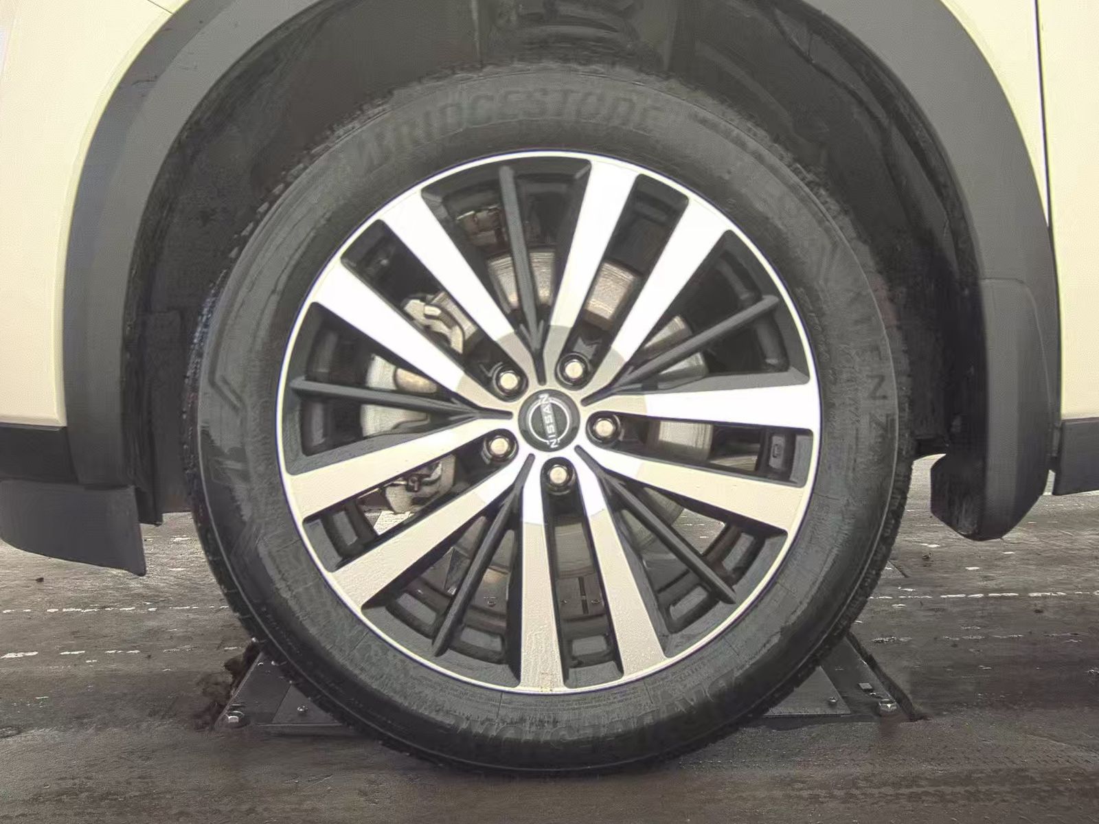 2024 Nissan Pathfinder Platinum FWD