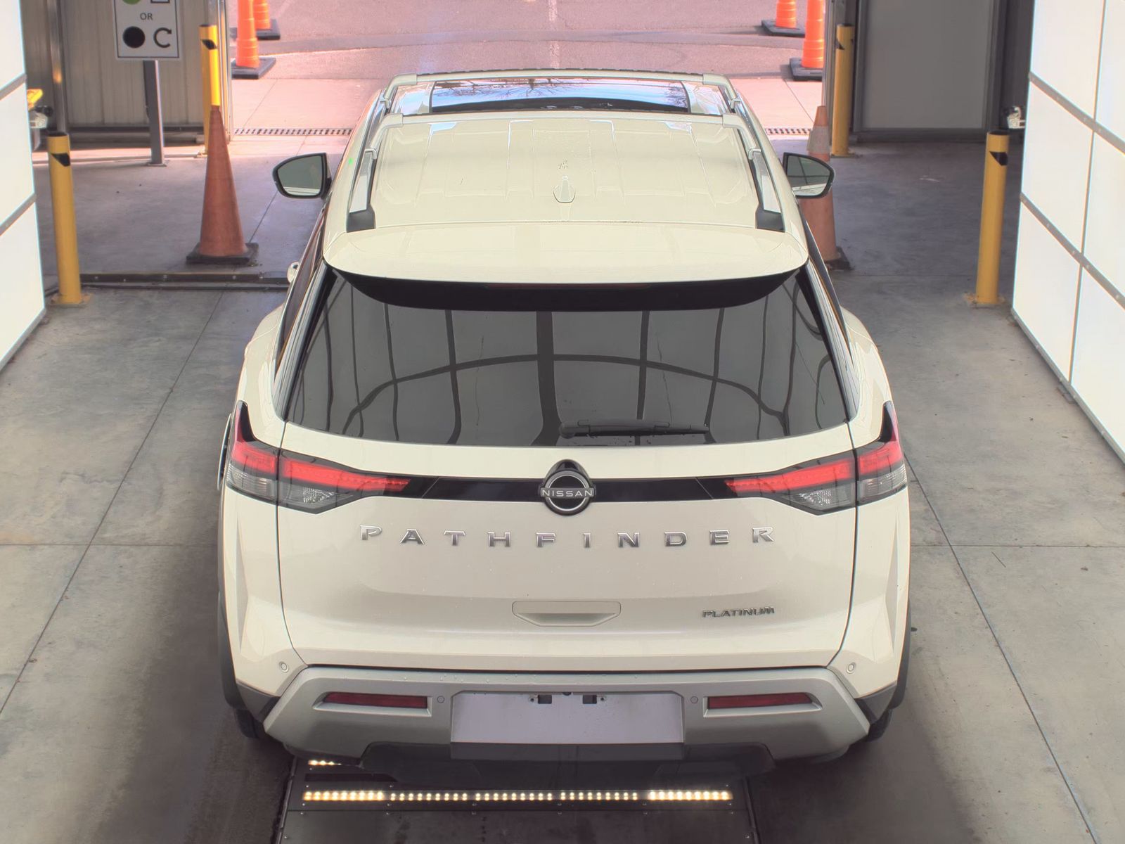 2024 Nissan Pathfinder Platinum FWD