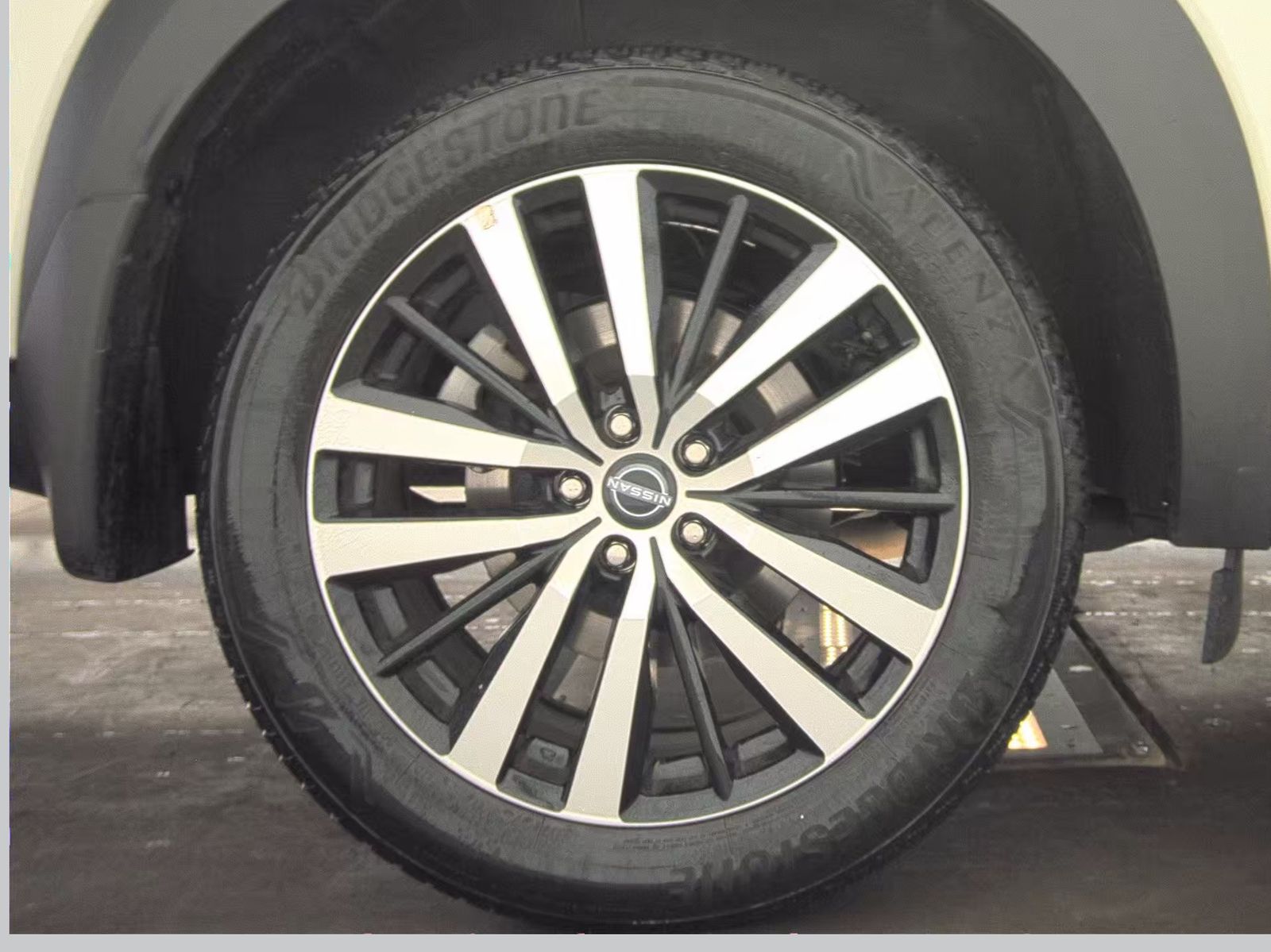 2024 Nissan Pathfinder Platinum FWD