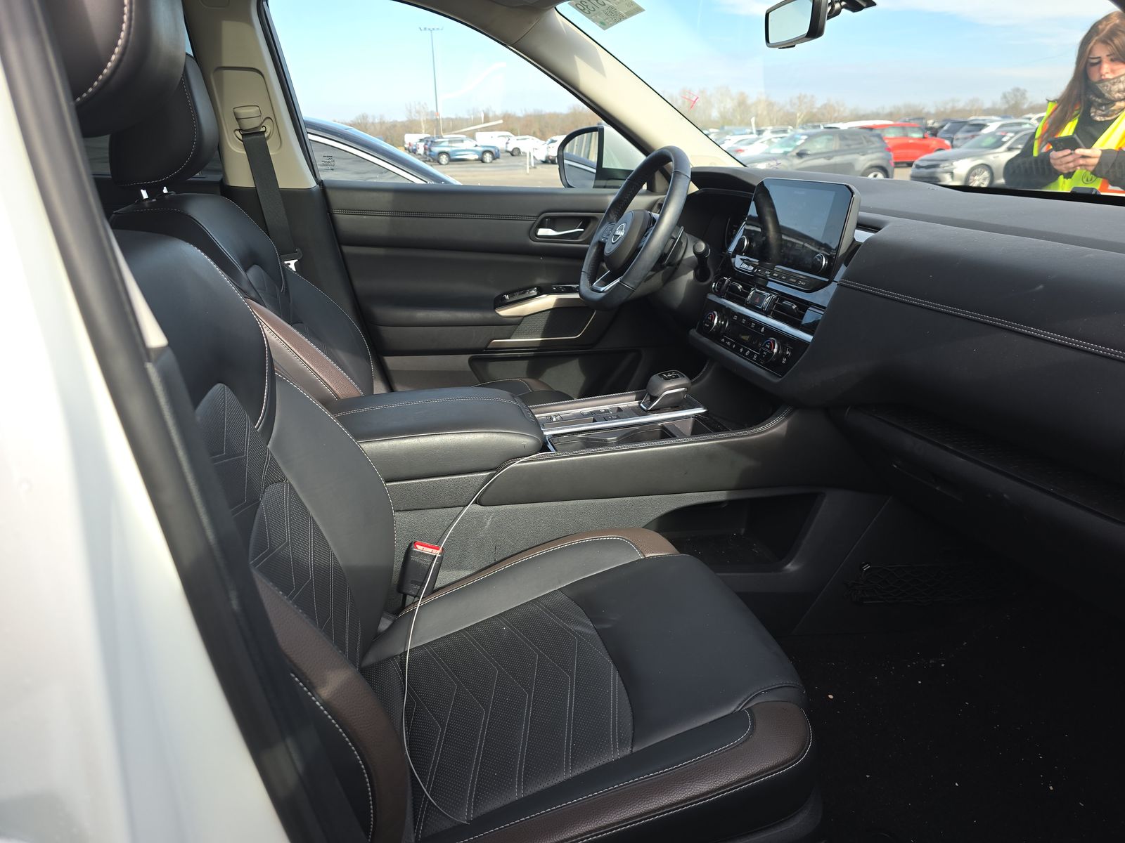 2024 Nissan Pathfinder Platinum FWD