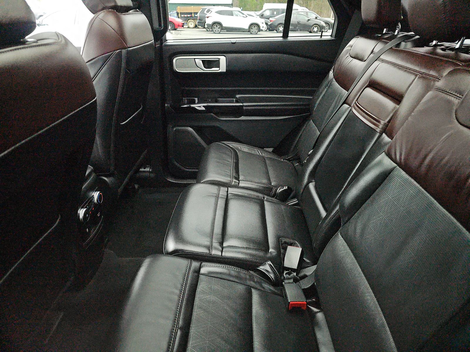 2023 Ford Explorer Hybrid Platinum AWD