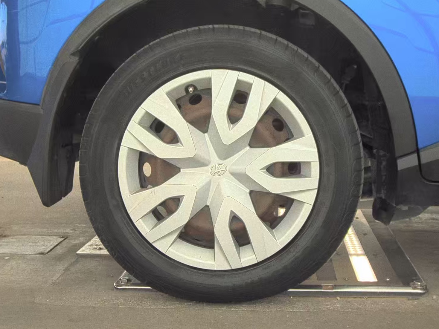 2020 Toyota C-HR LE FWD