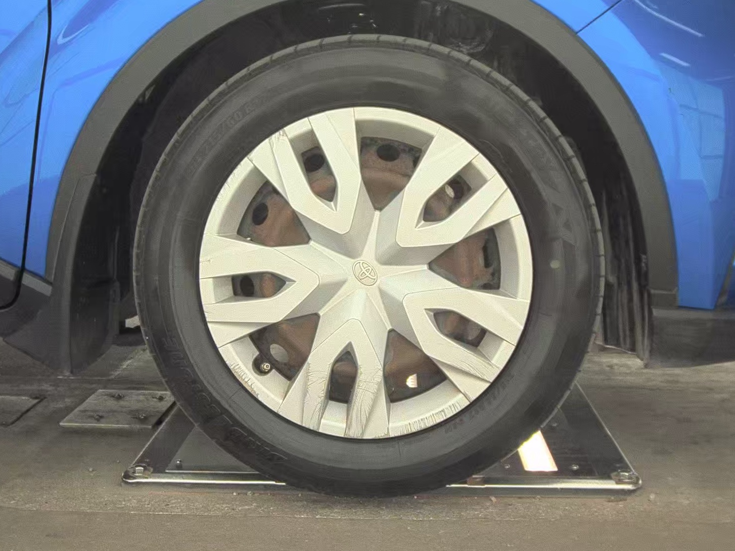 2020 Toyota C-HR LE FWD