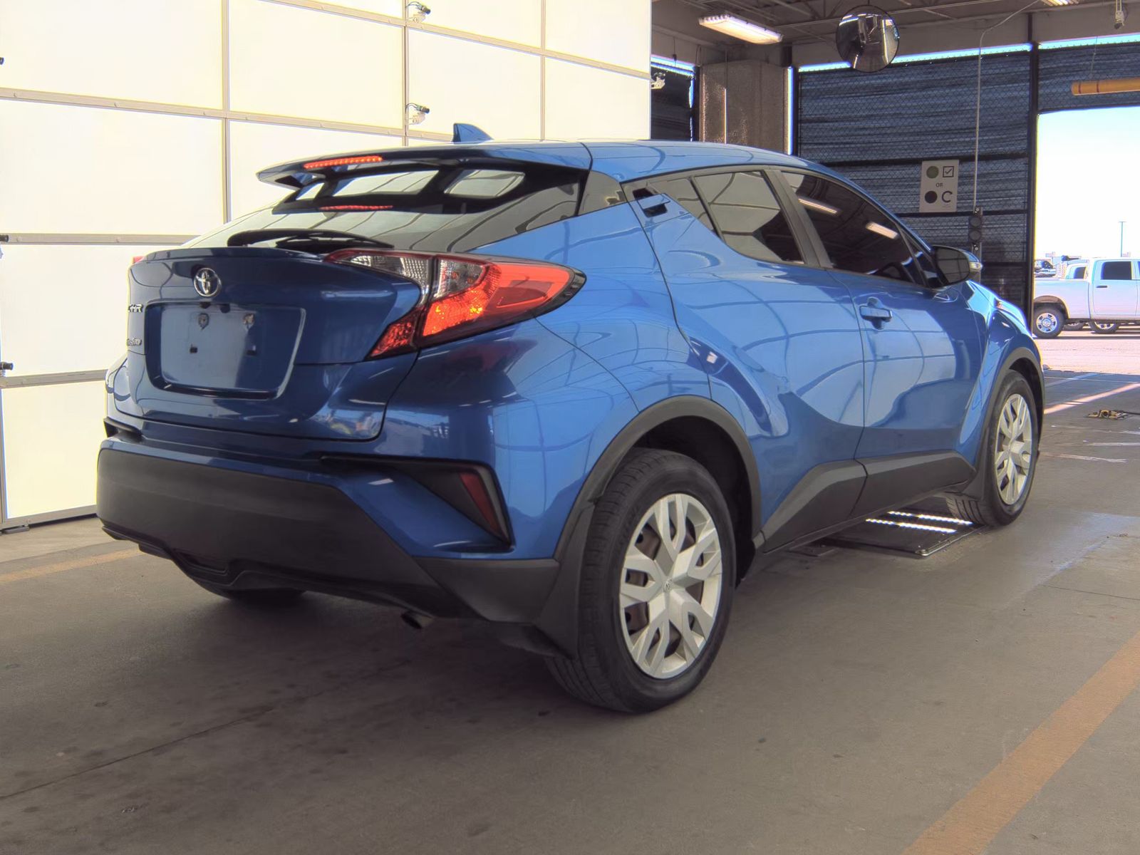 2020 Toyota C-HR LE FWD