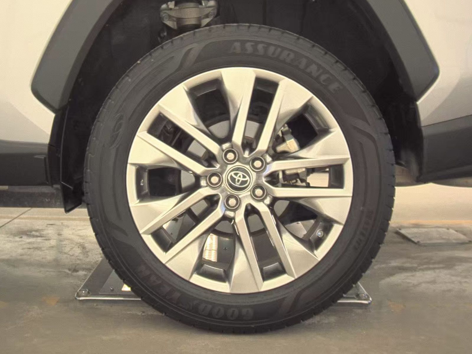 2019 Toyota RAV4 XLE Premium FWD