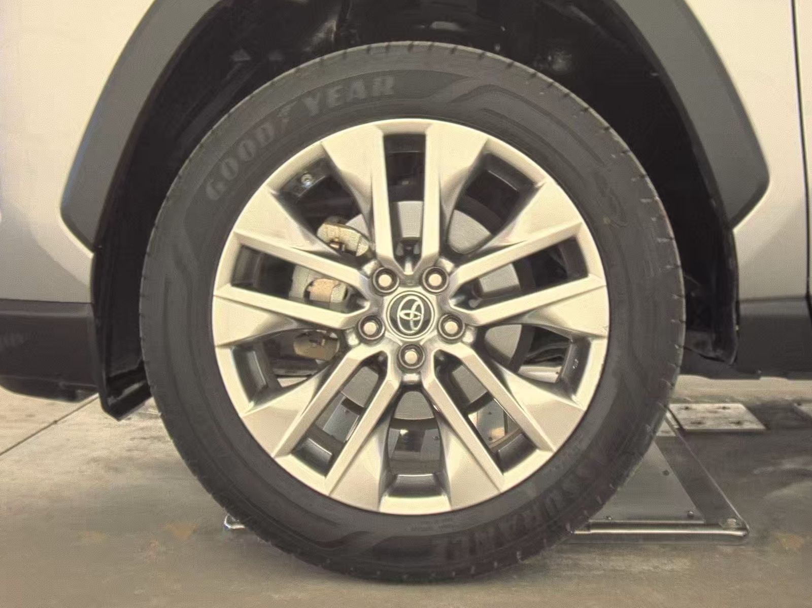 2019 Toyota RAV4 XLE Premium FWD