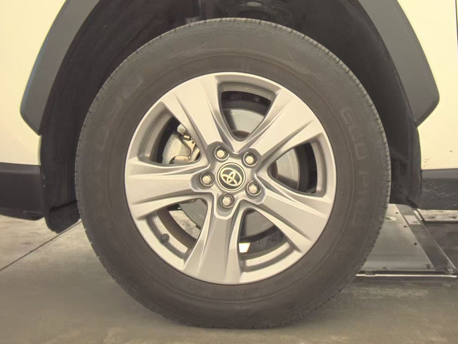 2024 Toyota RAV4 XLE AWD