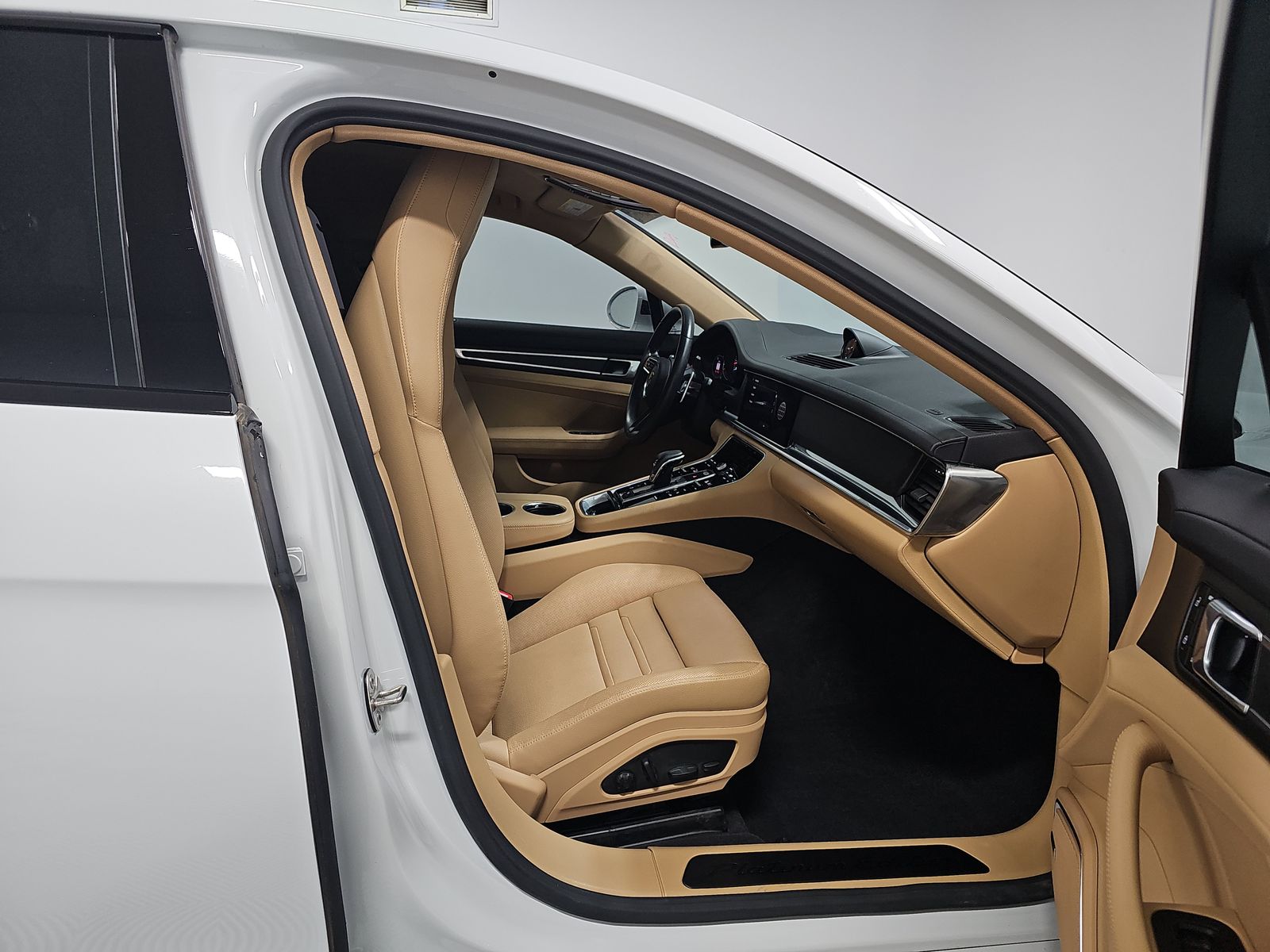 2023 Porsche Panamera Platinum Edition RWD