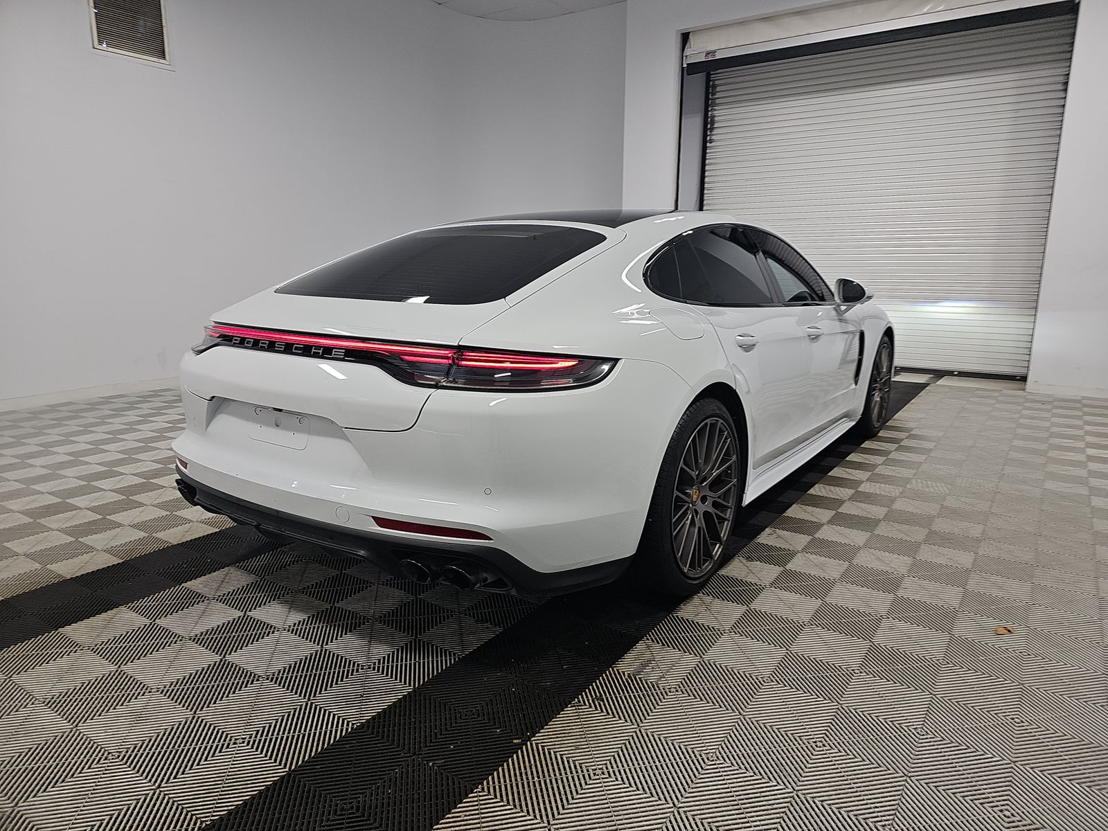 2023 Porsche Panamera Platinum Edition RWD