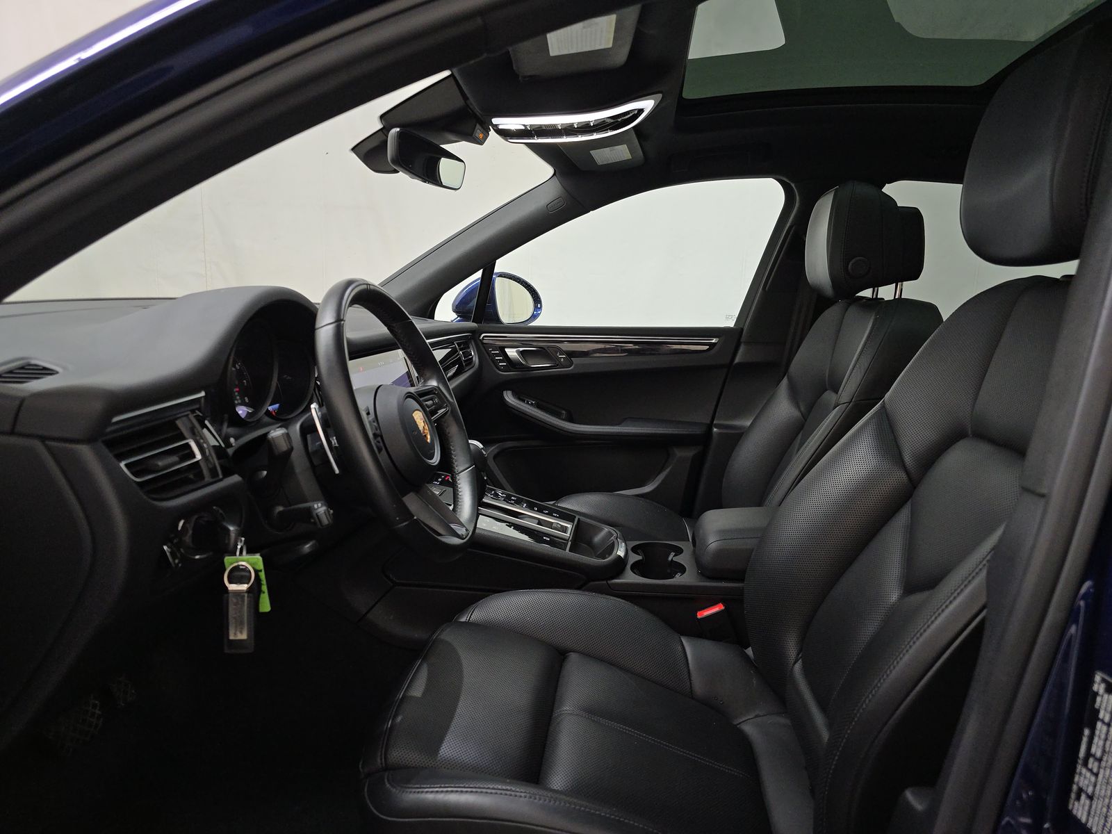 2022 Porsche Macan Base AWD