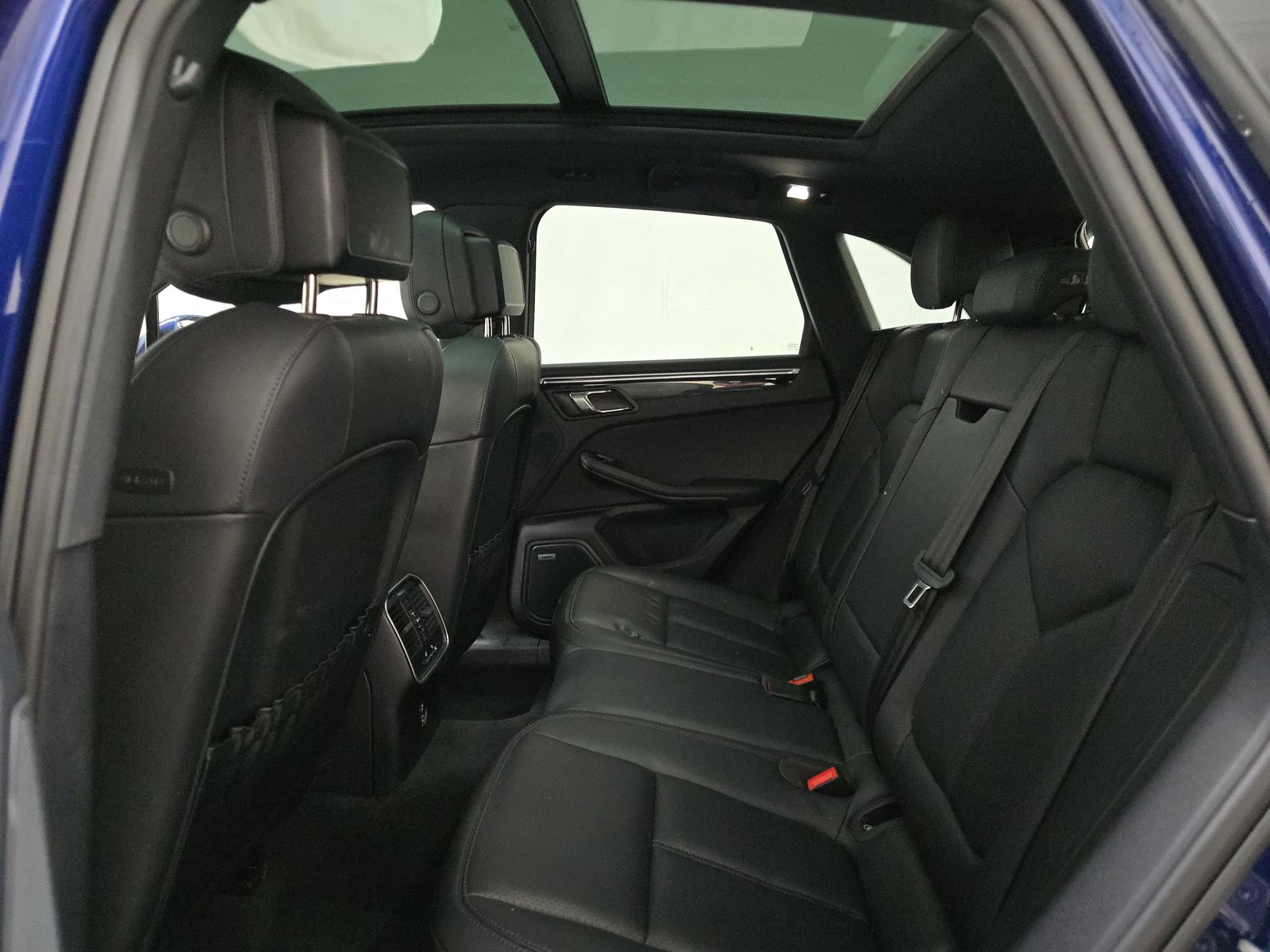 2022 Porsche Macan Base AWD