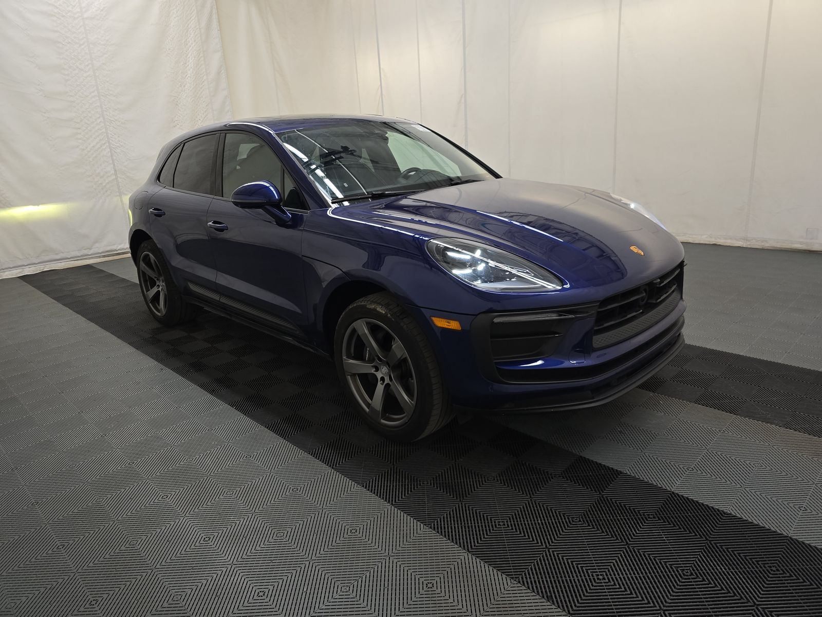 2022 Porsche Macan Base AWD