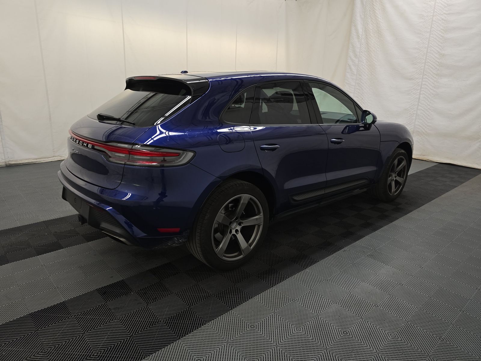 2022 Porsche Macan Base AWD