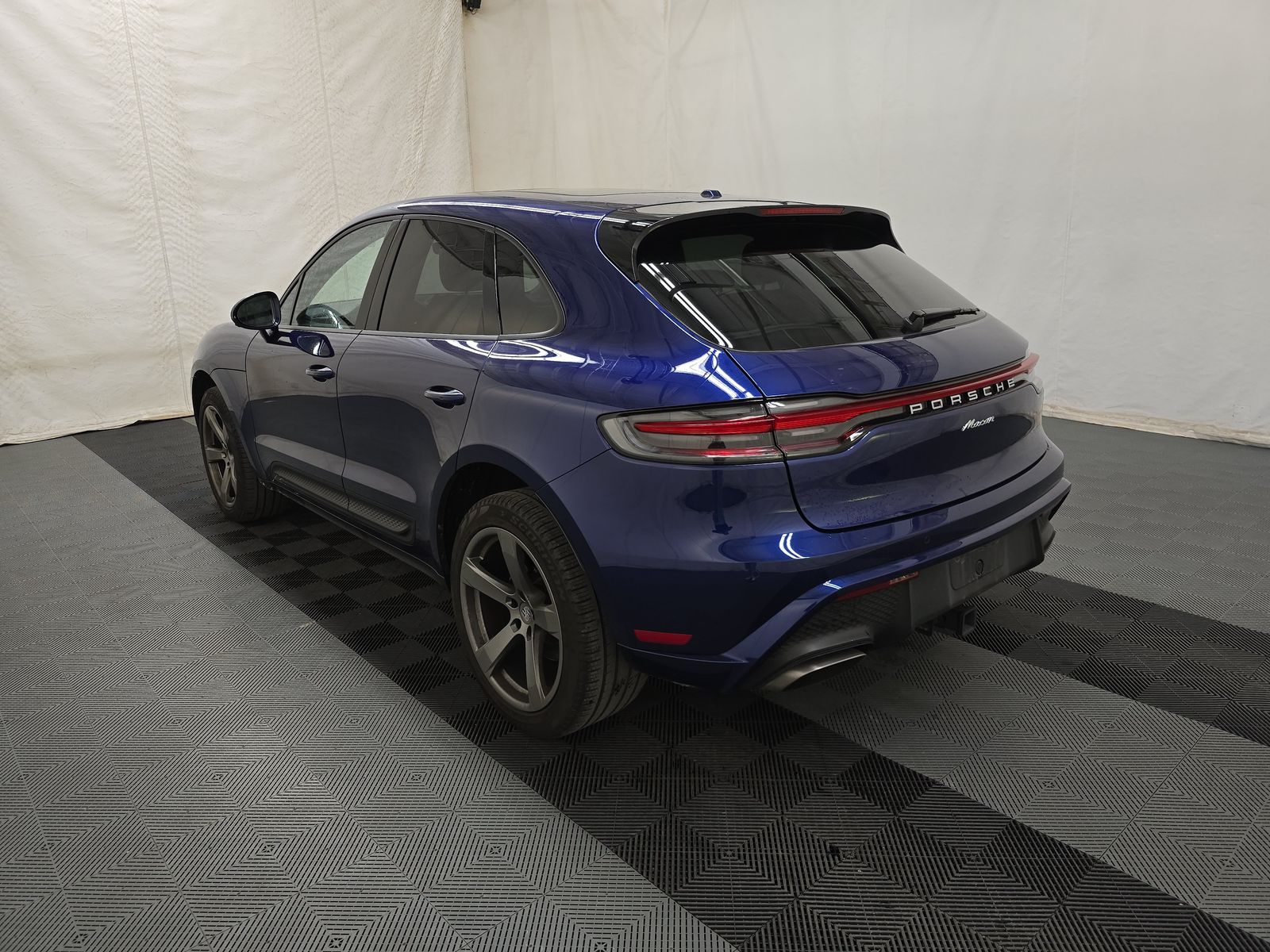 2022 Porsche Macan Base AWD