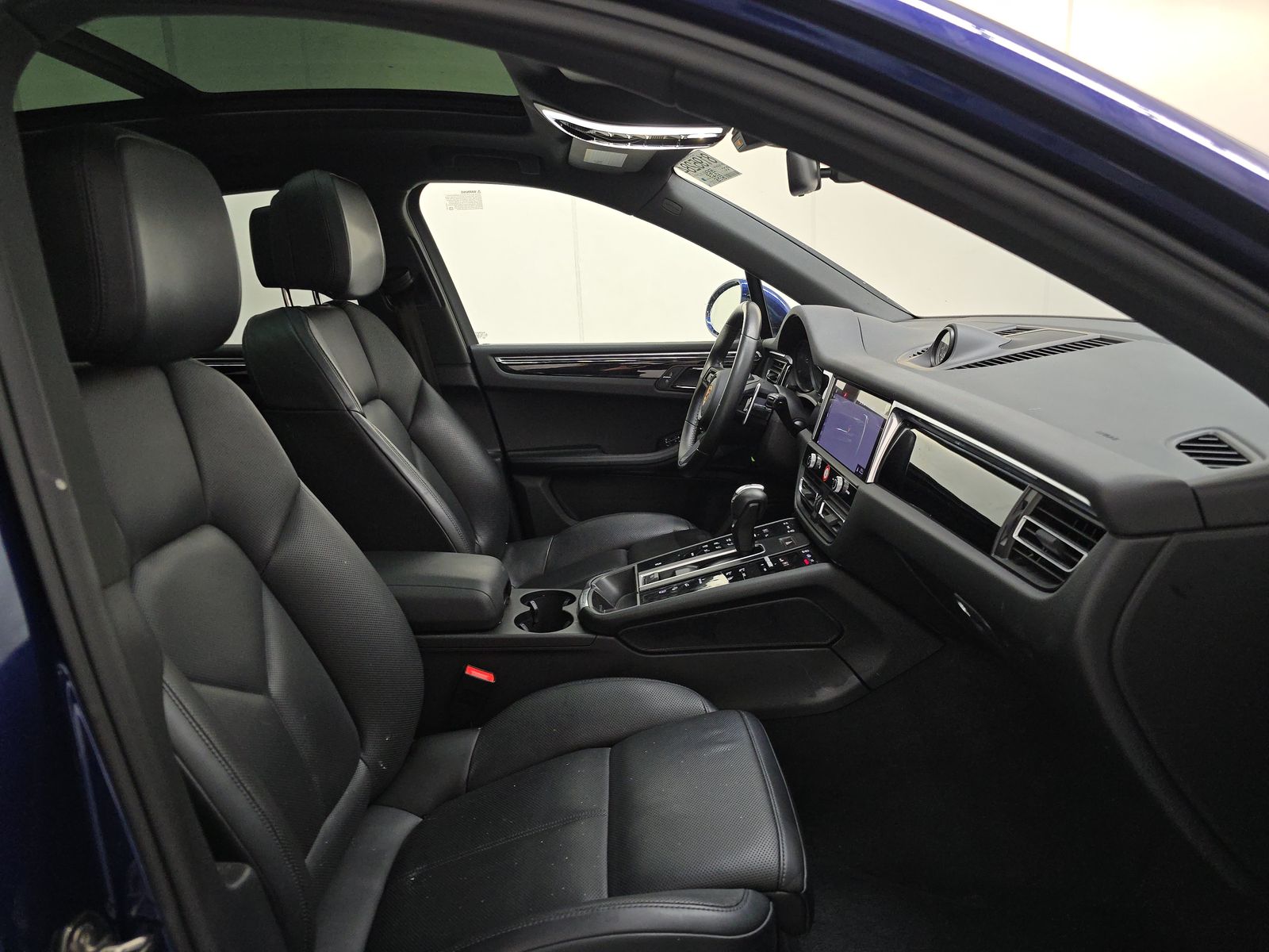 2022 Porsche Macan Base AWD