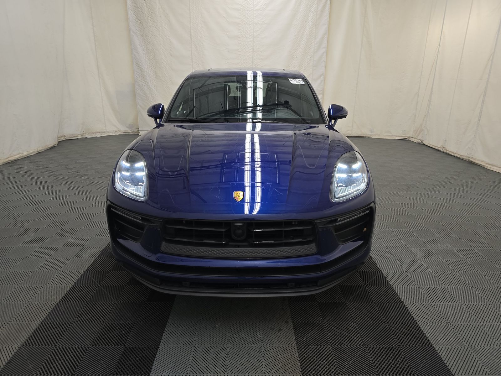 2022 Porsche Macan Base AWD