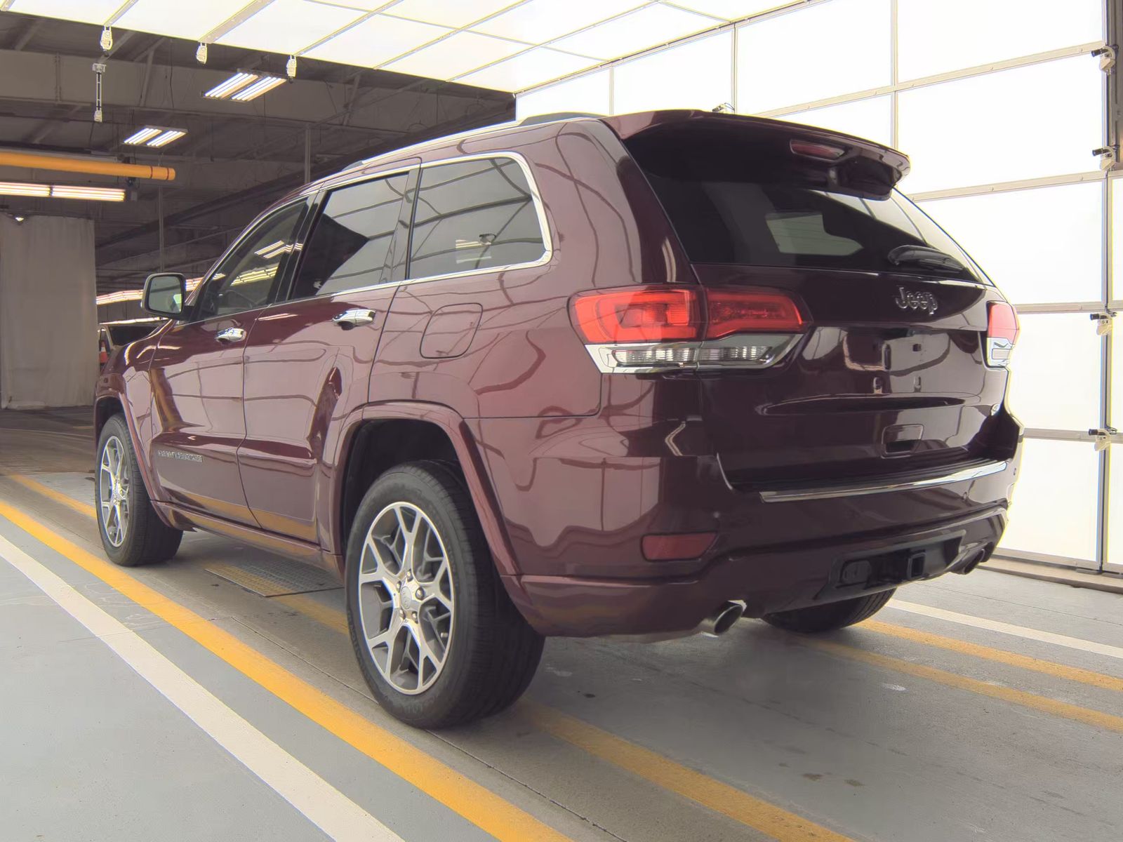 2021 Jeep Grand Cherokee Overland RWD