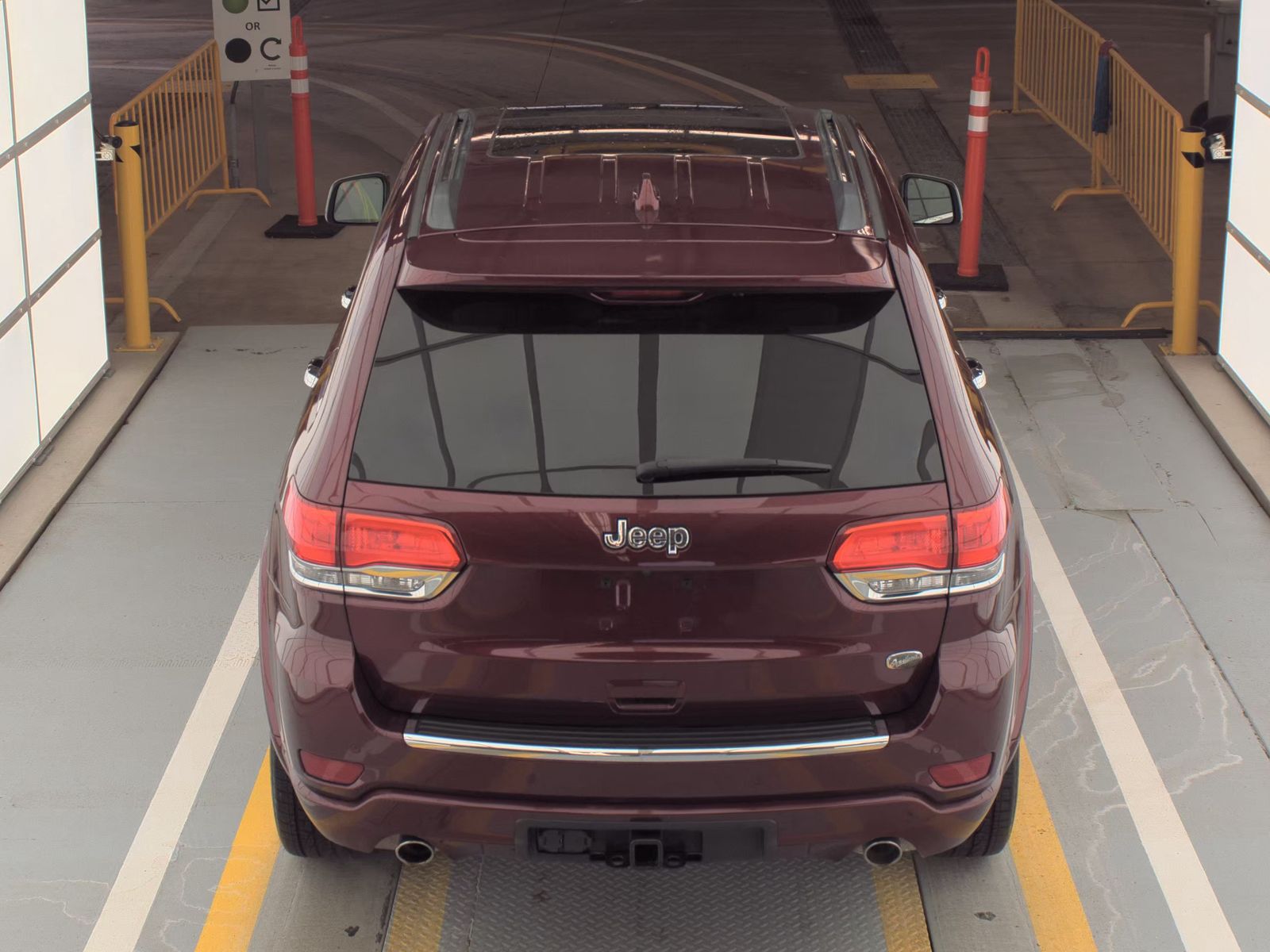 2021 Jeep Grand Cherokee Overland RWD