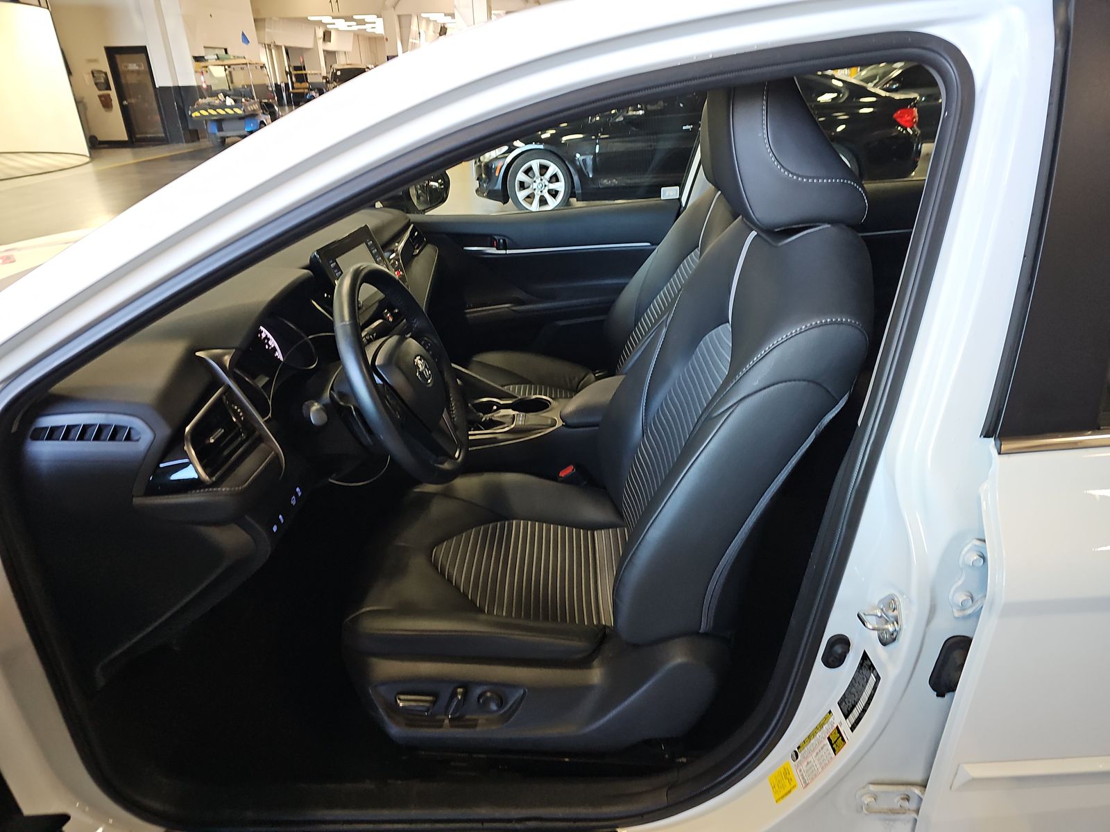 2024 Toyota Camry SE FWD