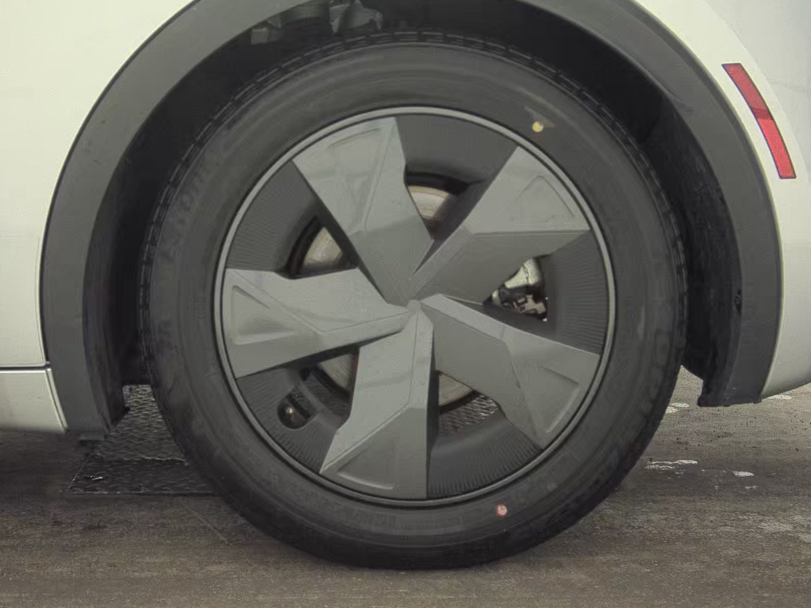 2024 Toyota Prius LE FWD