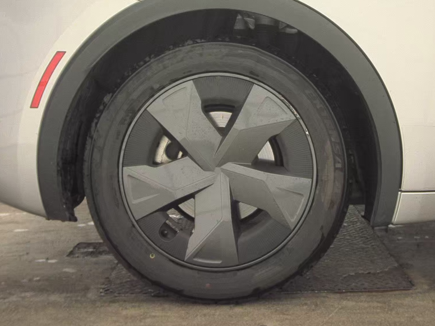 2024 Toyota Prius LE FWD