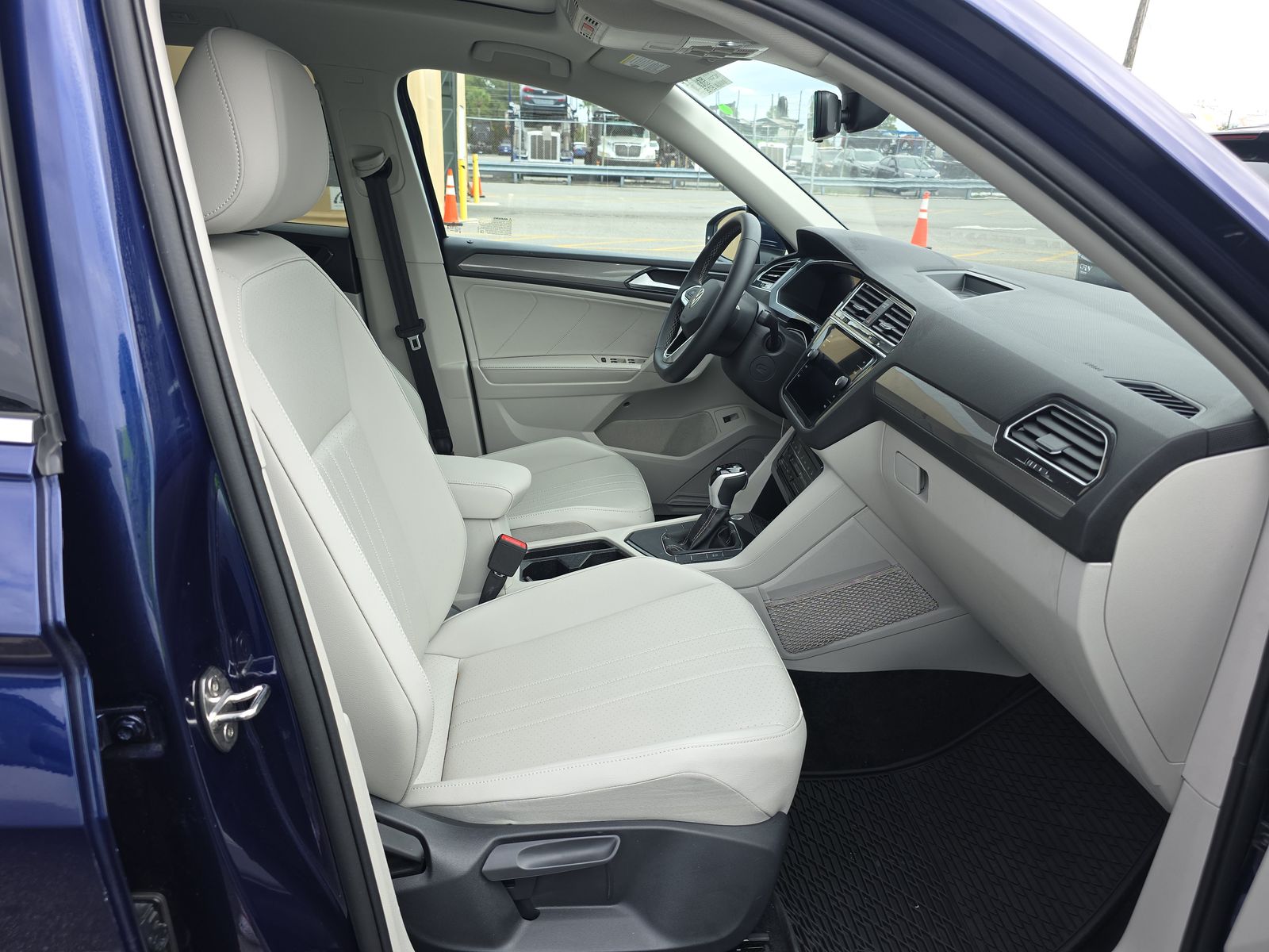 2024 Volkswagen Tiguan 2.0T SE FWD