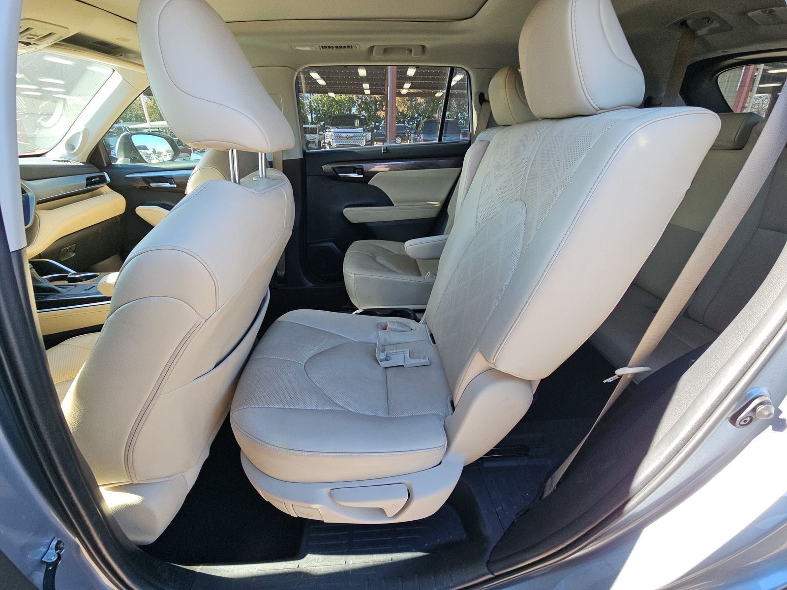 2023 Toyota Highlander Platinum FWD