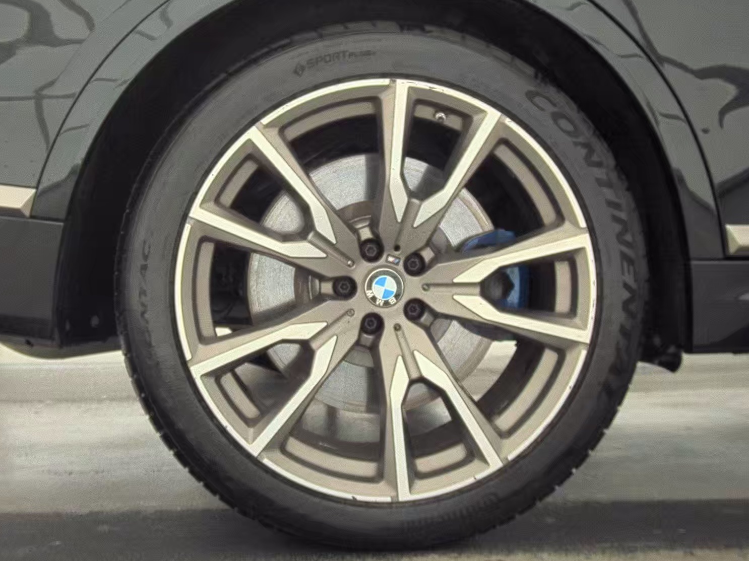 2022 BMW X7 M50i AWD