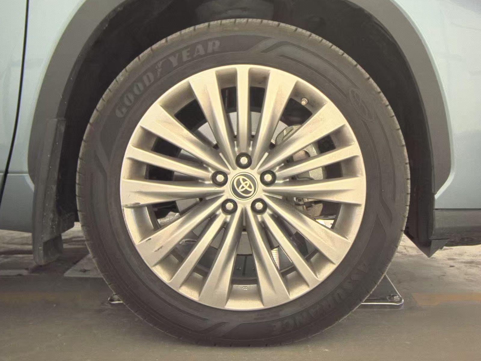 2023 Toyota Highlander Platinum FWD