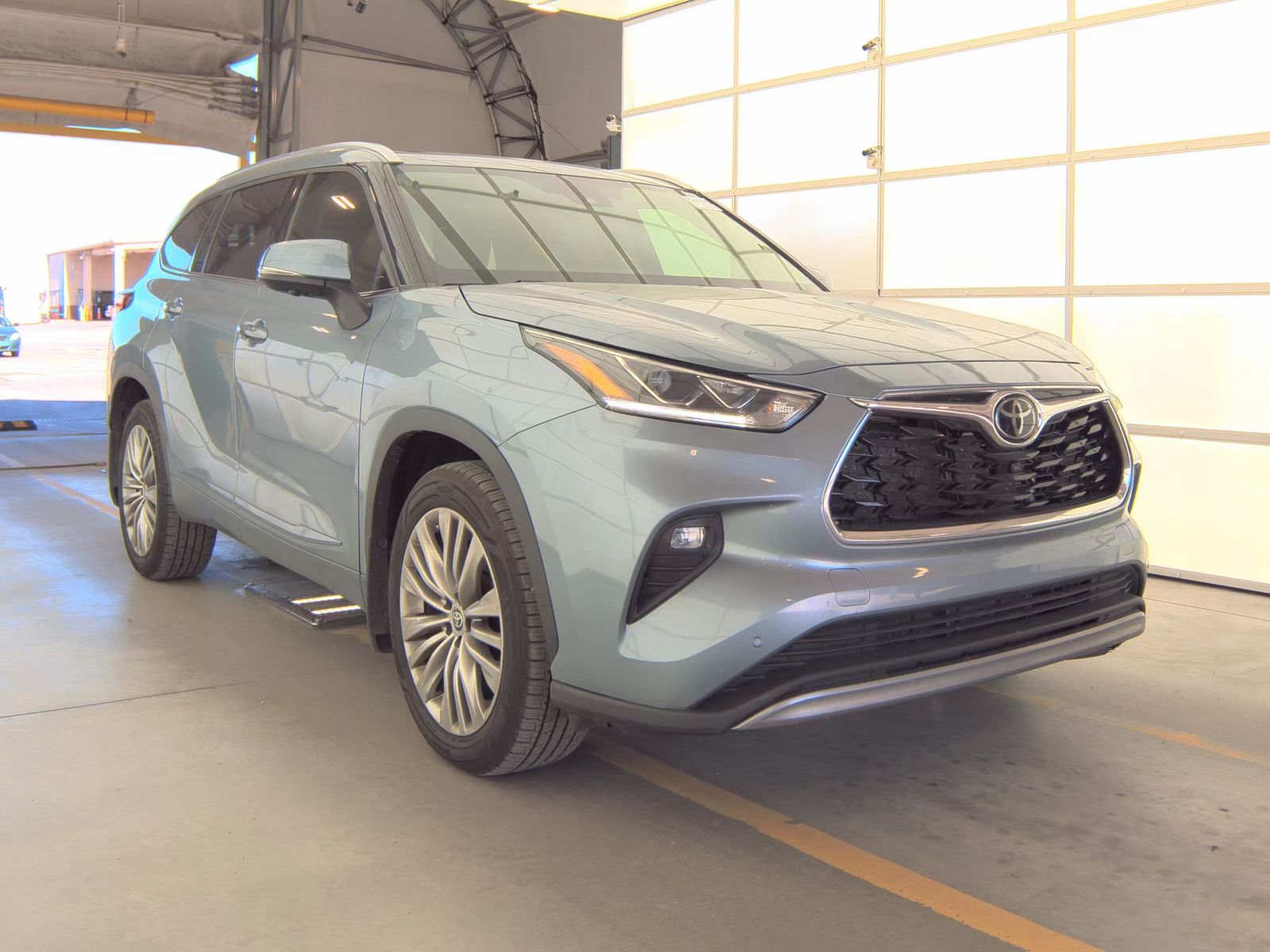 2023 Toyota Highlander Platinum FWD