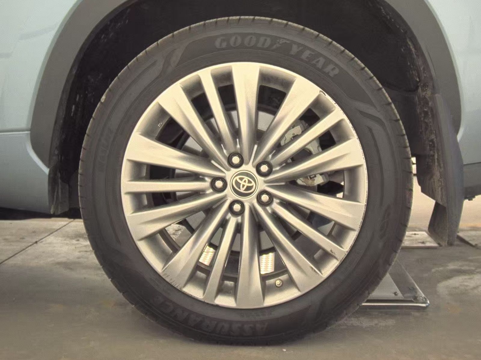 2023 Toyota Highlander Platinum FWD