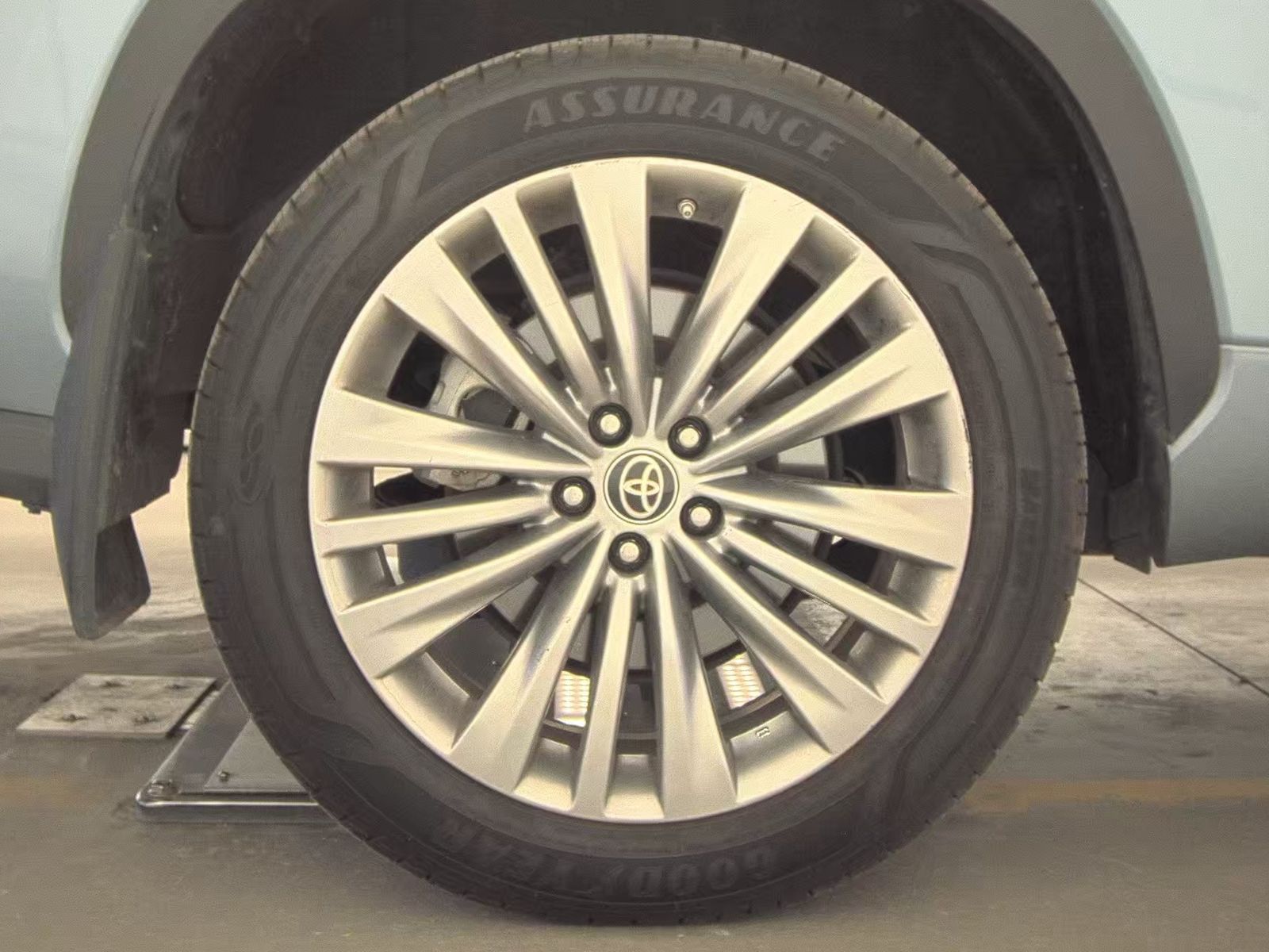 2023 Toyota Highlander Platinum FWD