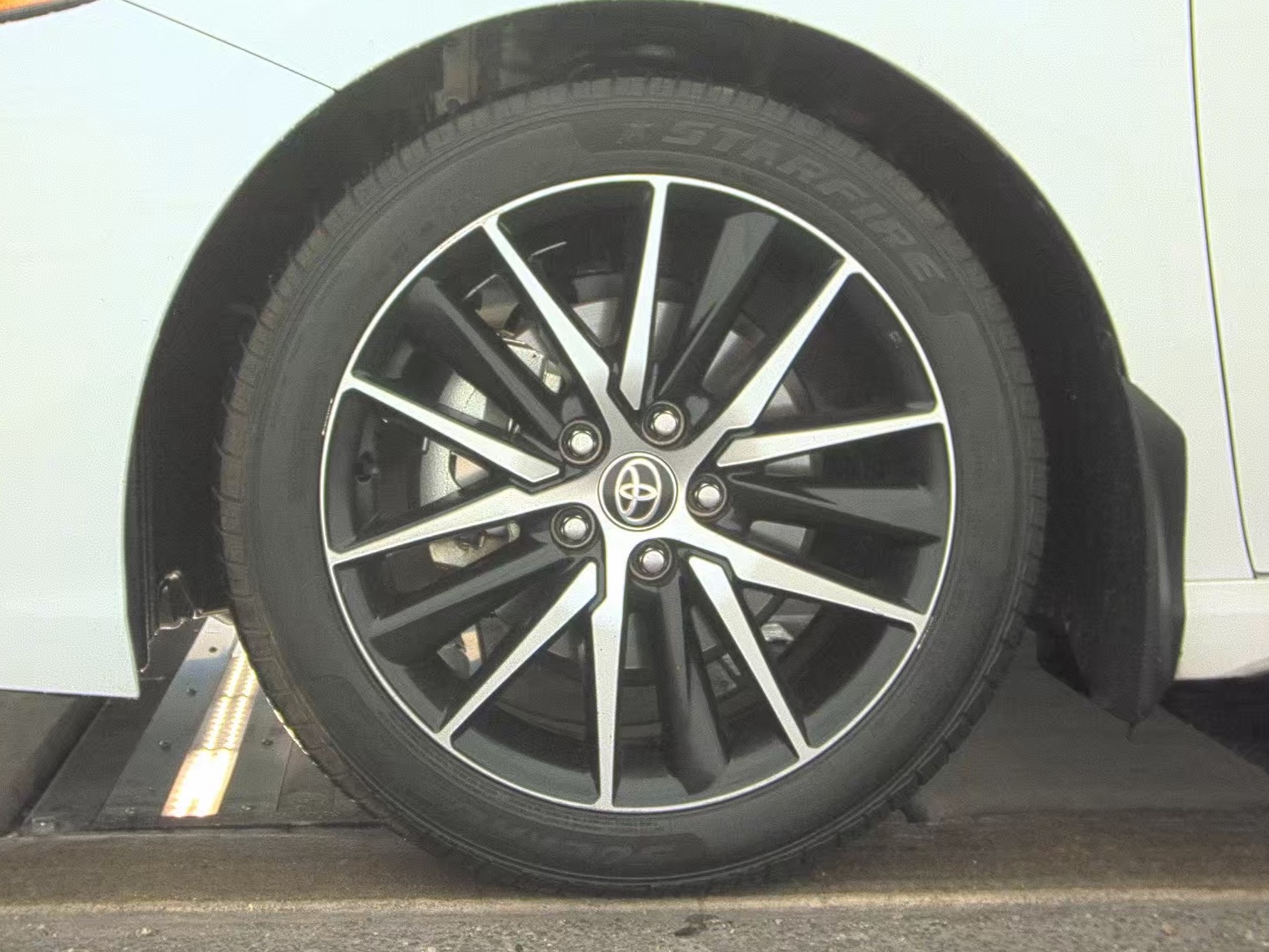 2024 Toyota Camry SE FWD