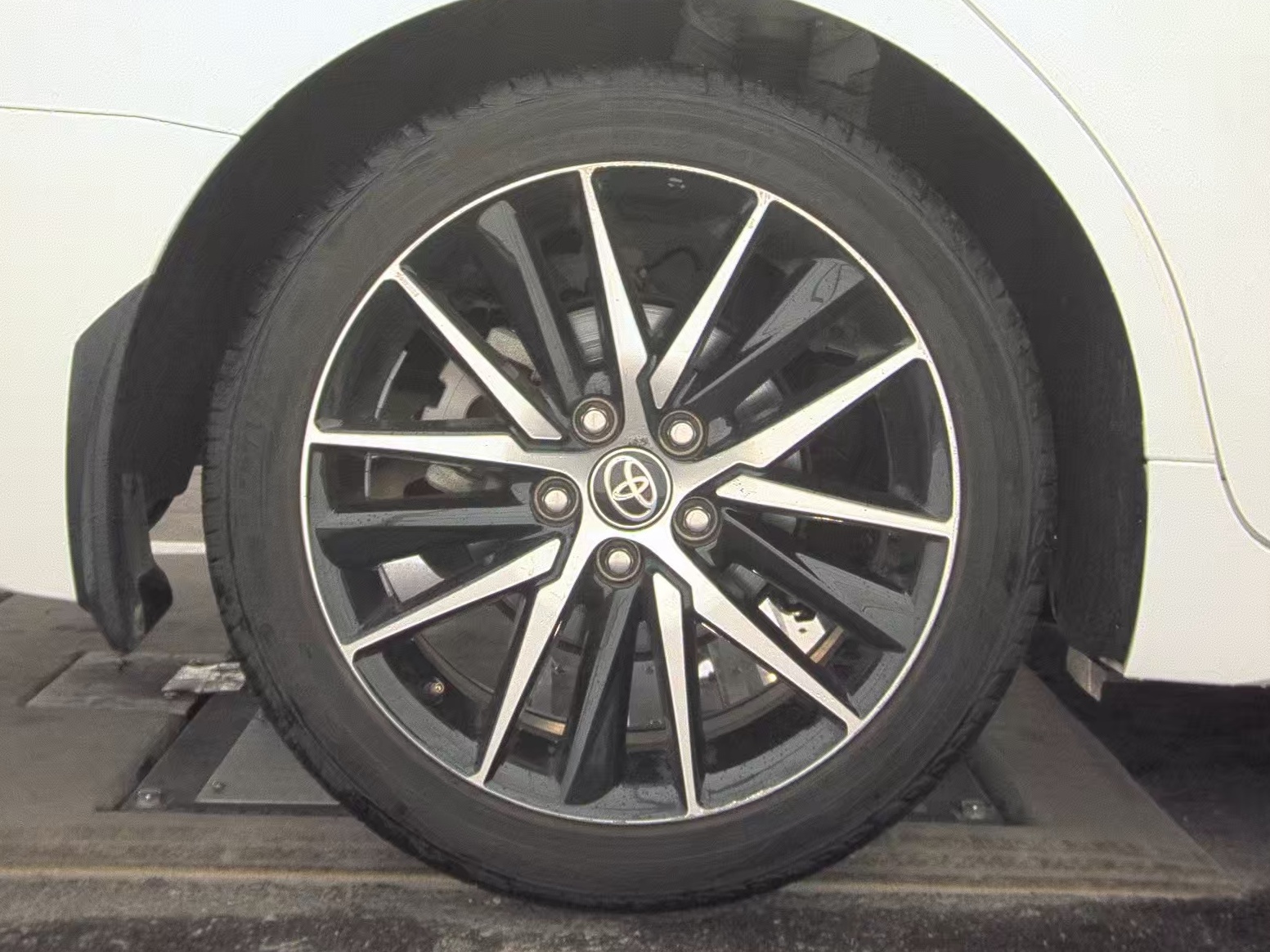 2024 Toyota Camry SE FWD