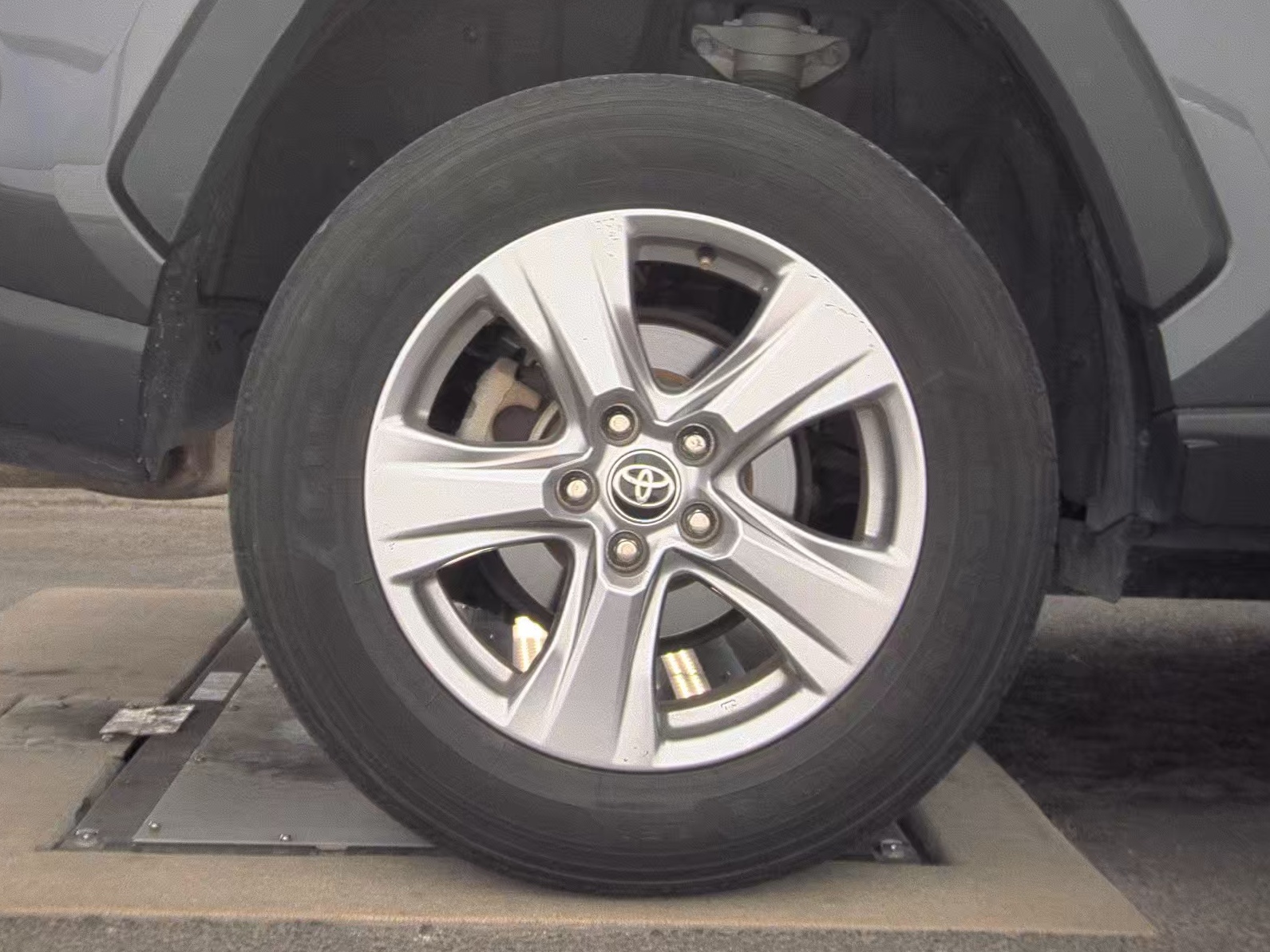 2023 Toyota RAV4 XLE FWD