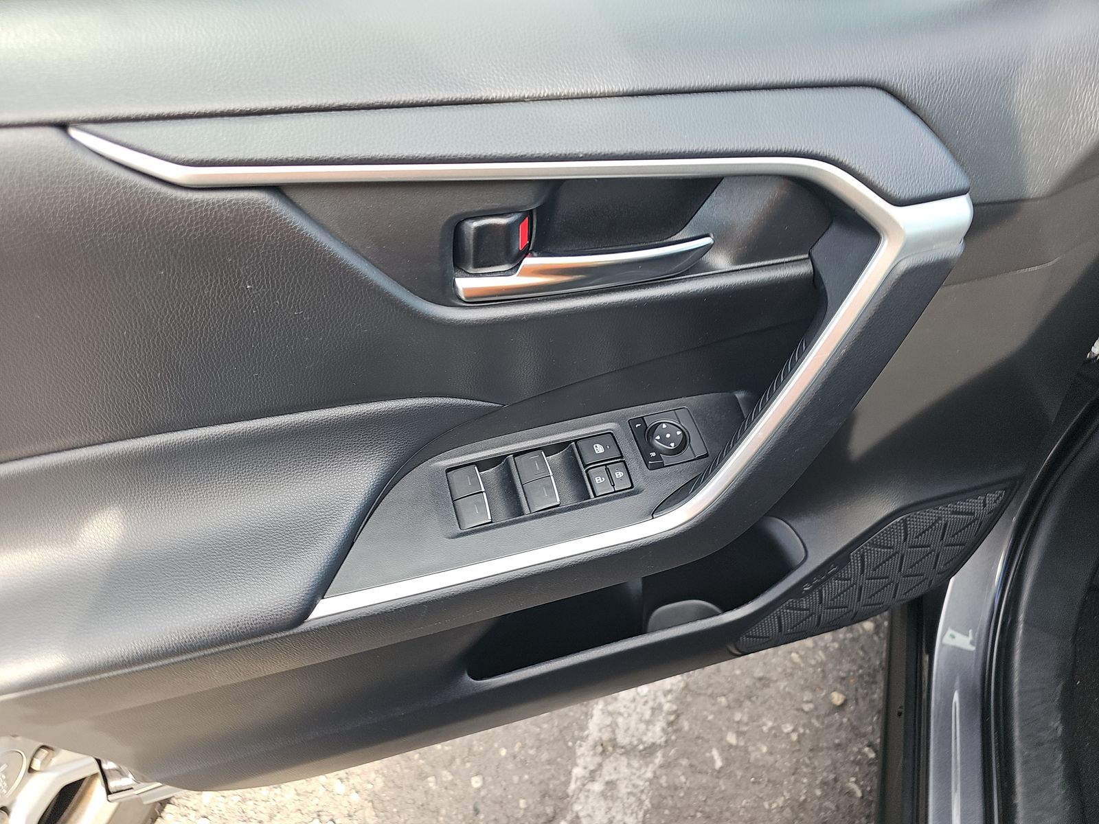 2023 Toyota RAV4 XLE FWD