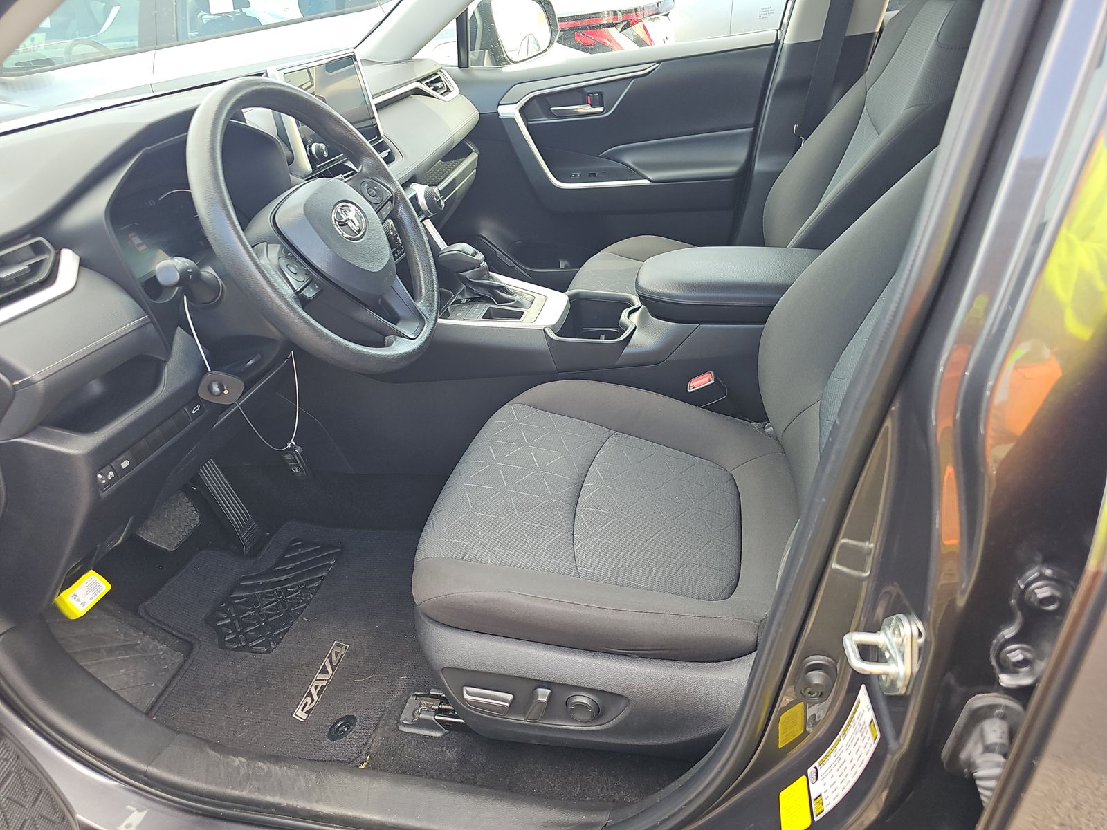 2023 Toyota RAV4 XLE FWD