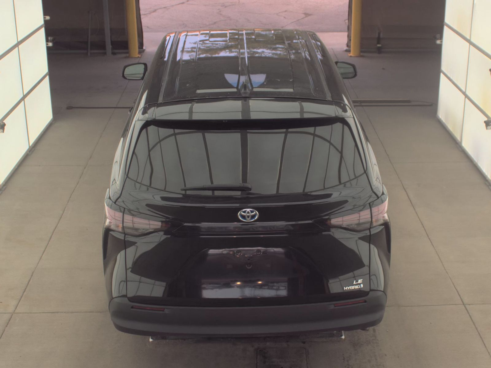 2024 Toyota Sienna LE FWD