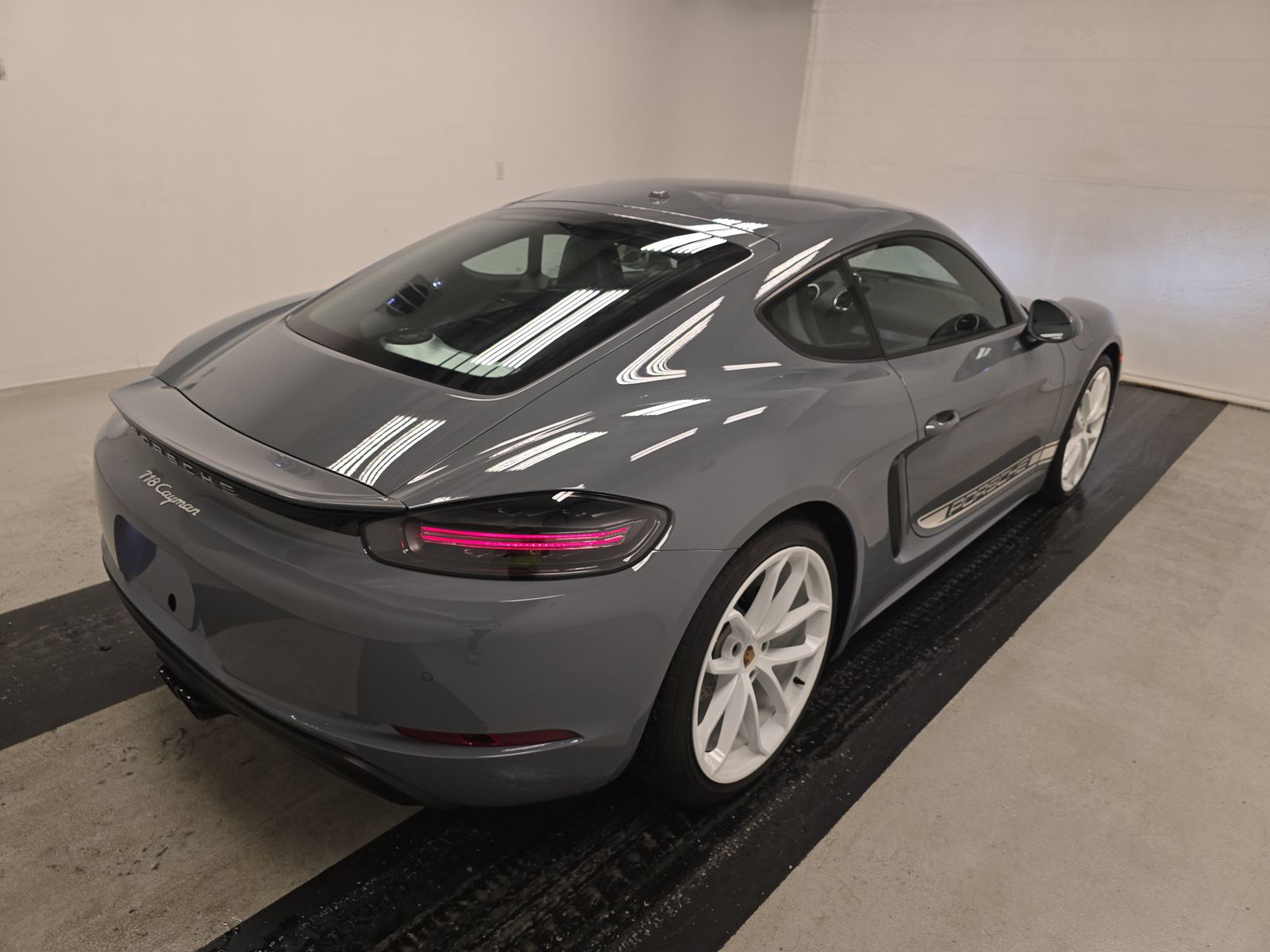 2024 Porsche 718 Cayman Style Edition RWD