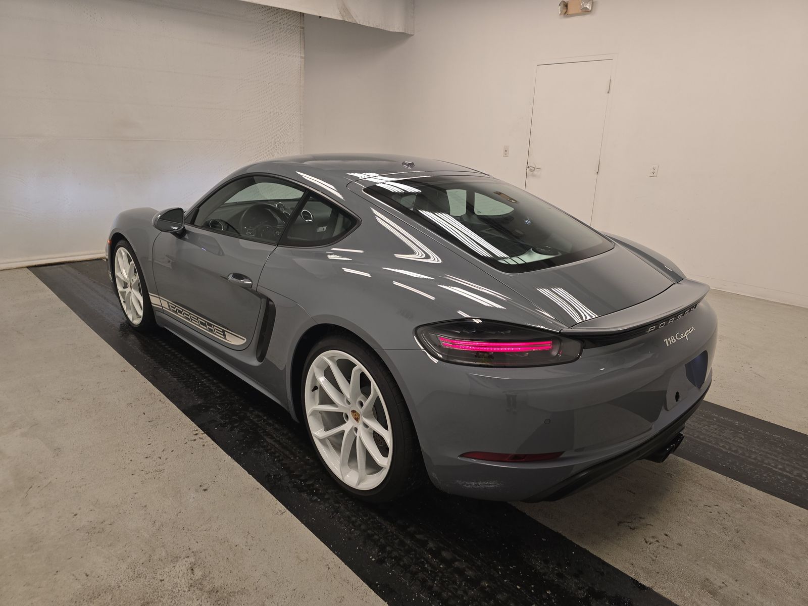 2024 Porsche 718 Cayman Style Edition RWD