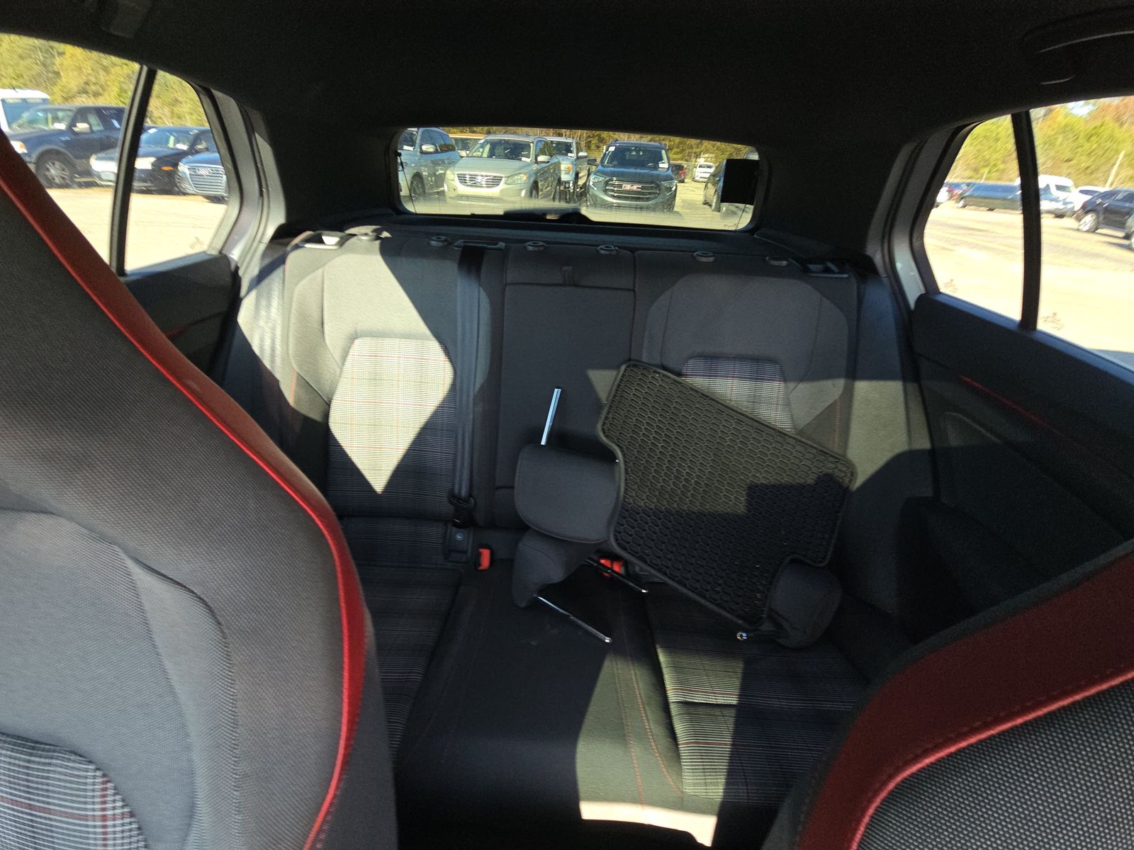 2022 Volkswagen Golf GTI 2.0T SE FWD