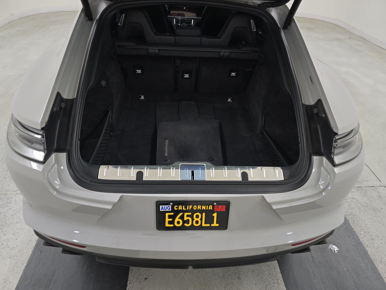 2022 Porsche Panamera Platinum Edition RWD