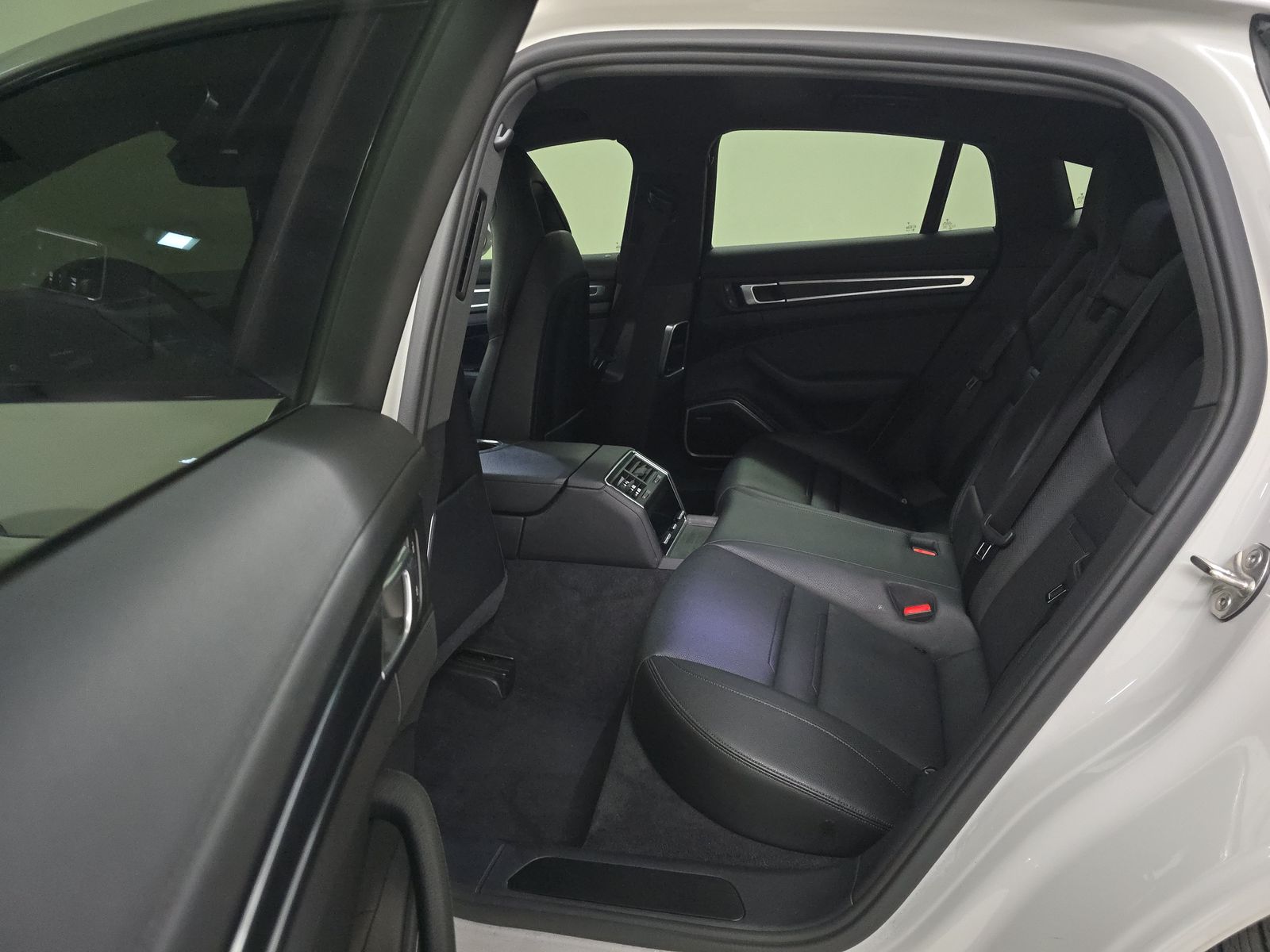 2022 Porsche Panamera Platinum Edition RWD