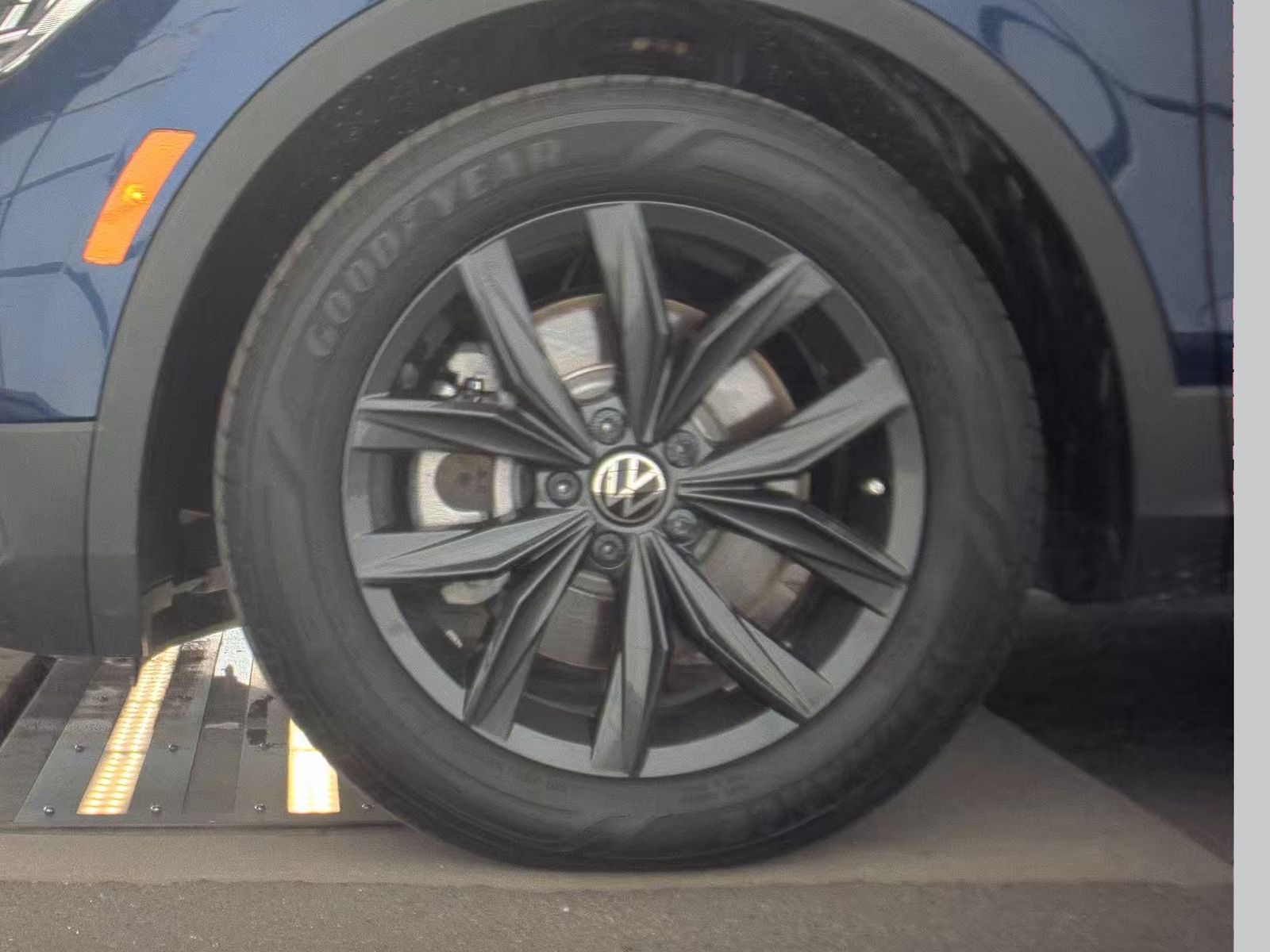 2024 Volkswagen Tiguan 2.0T SE FWD