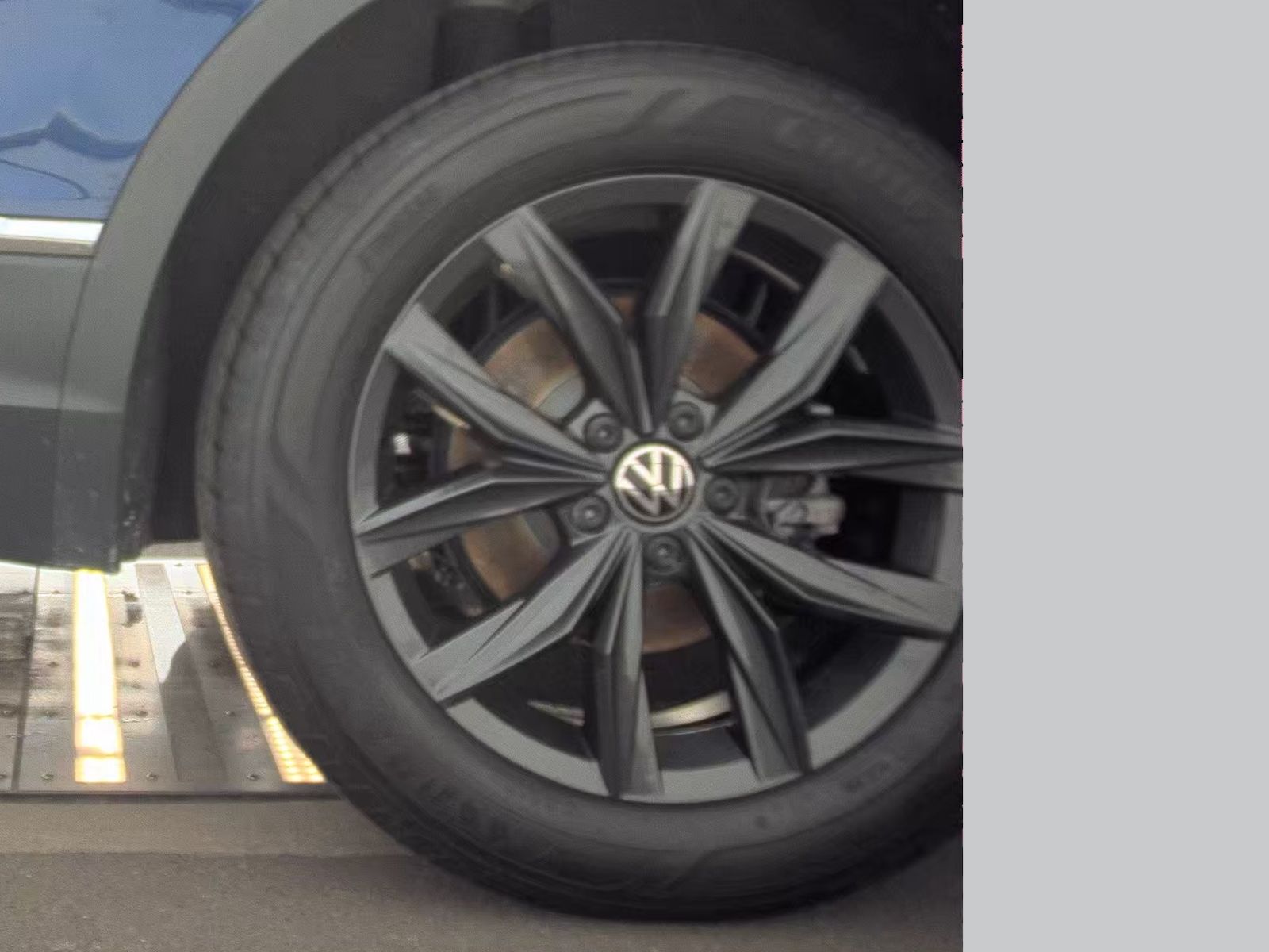 2024 Volkswagen Tiguan 2.0T SE FWD