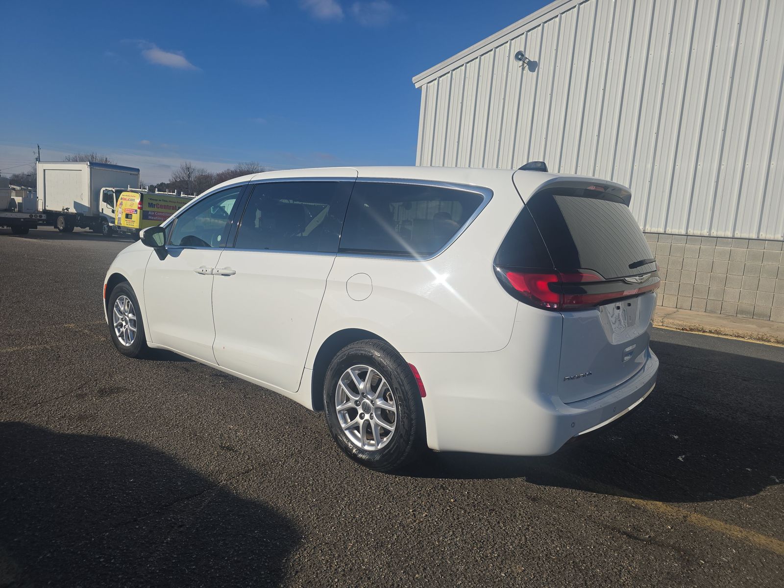 2023 Chrysler Pacifica Touring L FWD