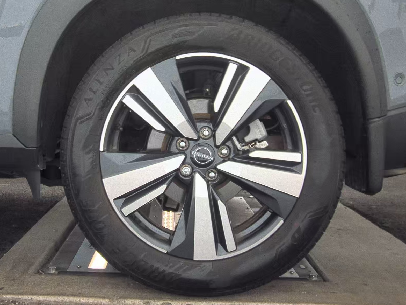 2023 Nissan Rogue SL FWD